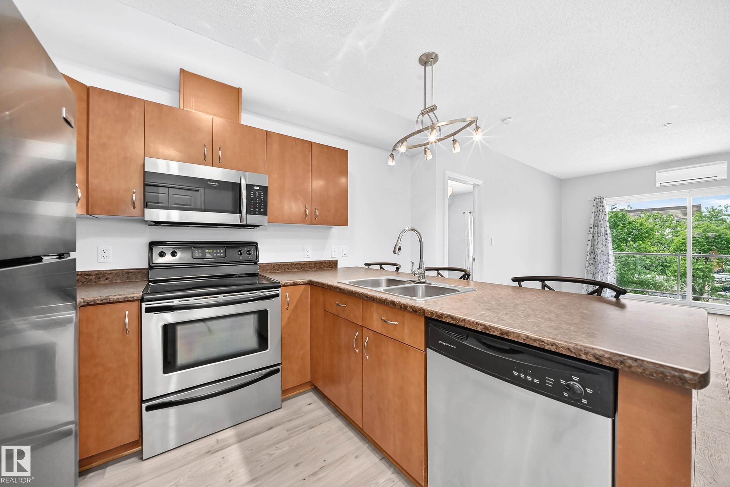 Photo 6 at 319 - 10235 112 Street NW, Wîhkwêntôwin, Edmonton