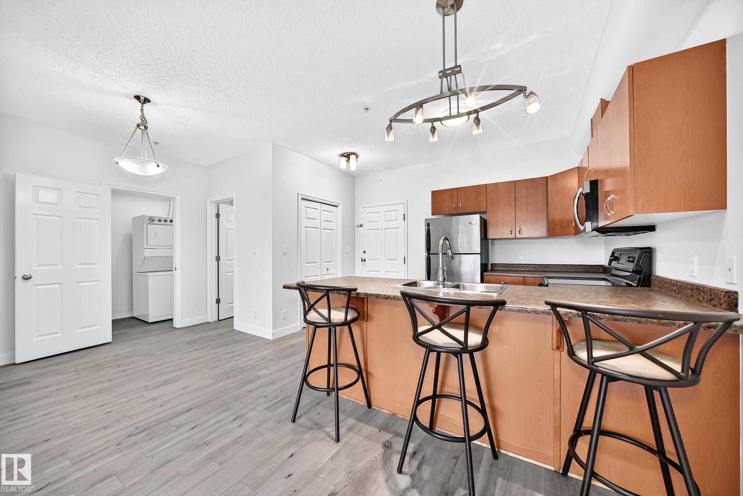 Photo 9 at 319 - 10235 112 Street NW, Wîhkwêntôwin, Edmonton