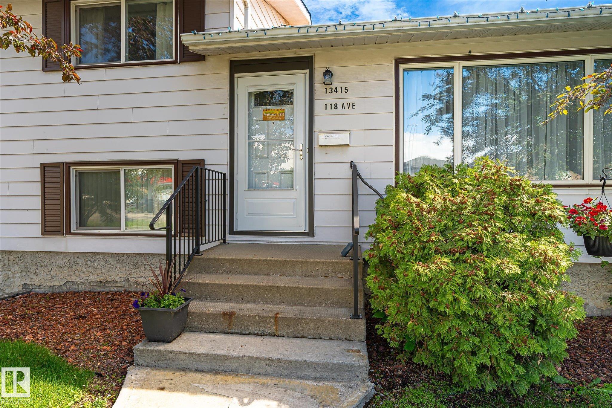13415 118 Avenue NW, Woodcroft, Edmonton