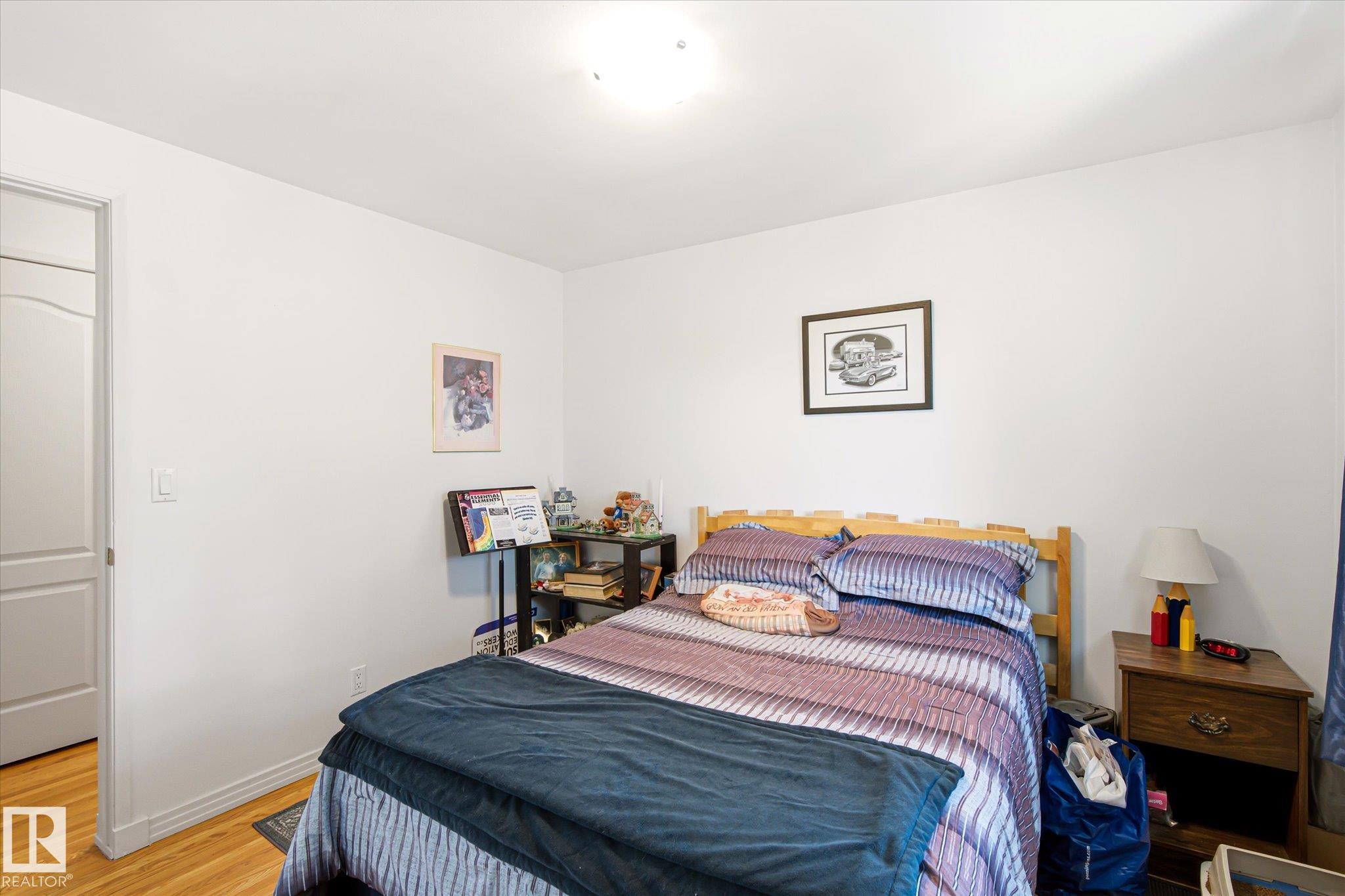 Photo 20 at 13415 118 Avenue NW, Woodcroft, Edmonton