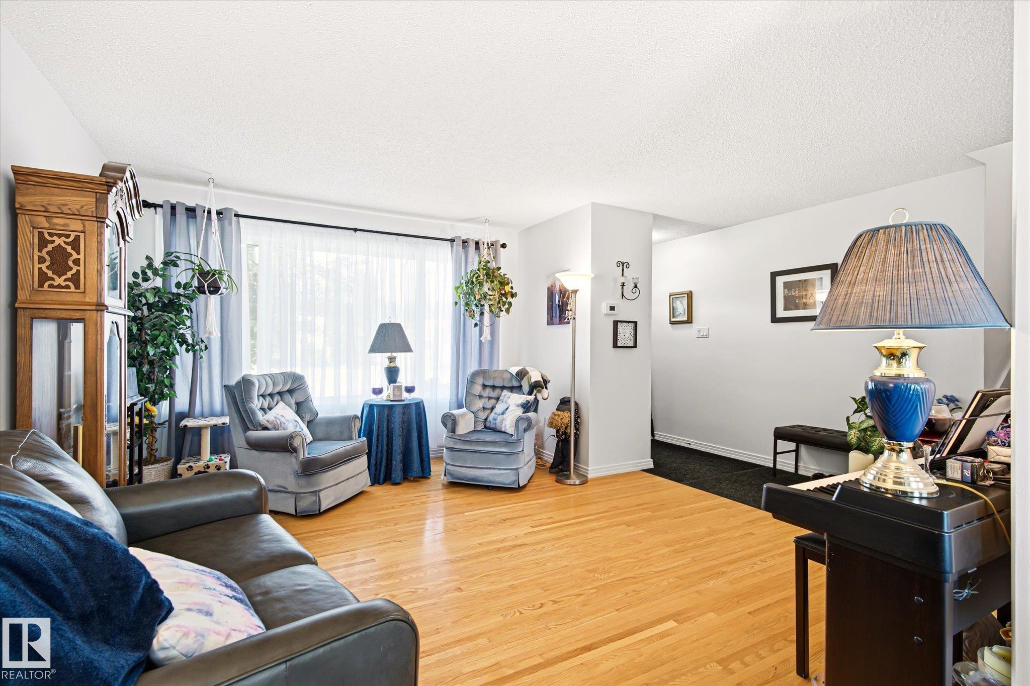 13415 118 Avenue NW, Woodcroft, Edmonton