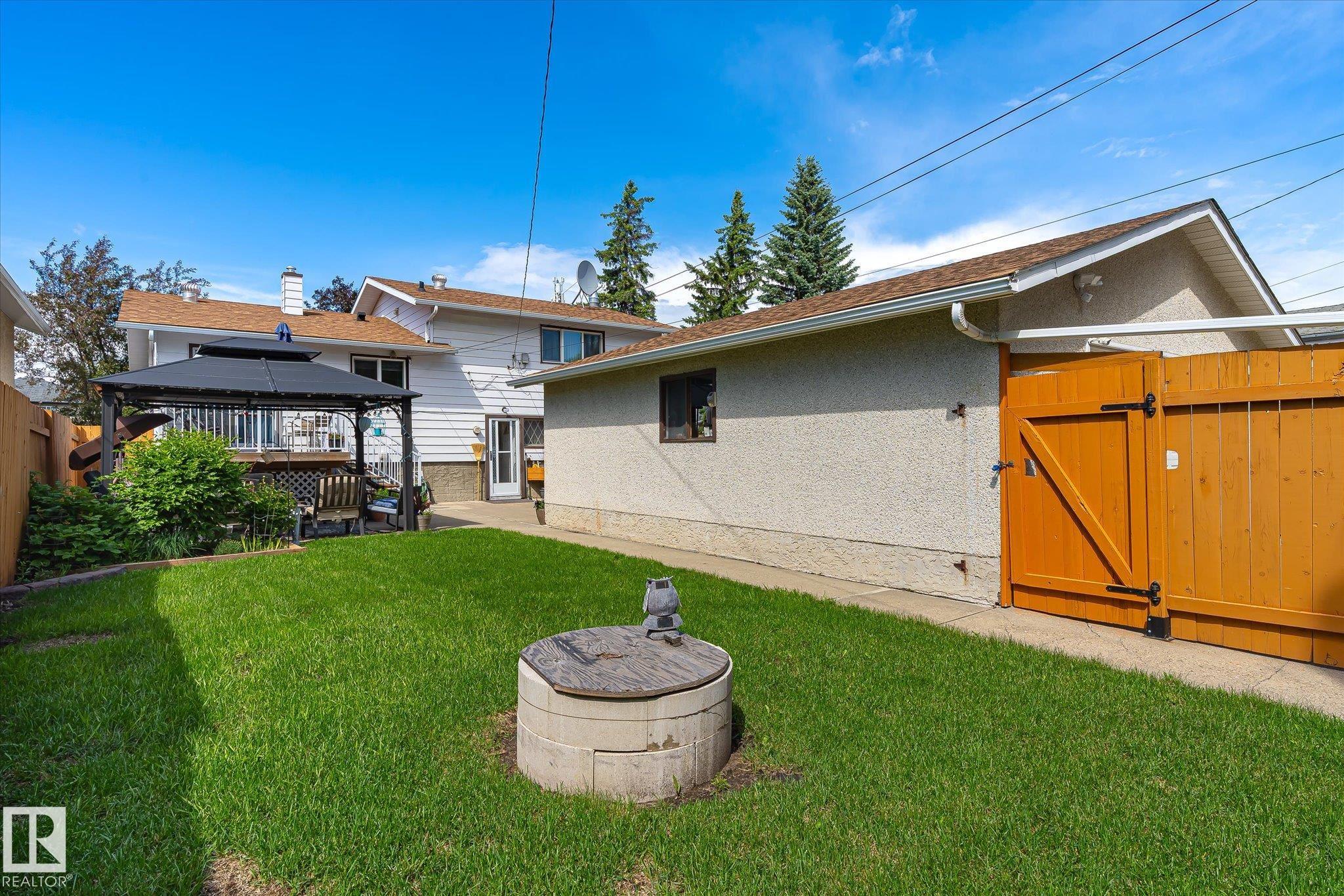 Photo 32 at 13415 118 Avenue NW, Woodcroft, Edmonton