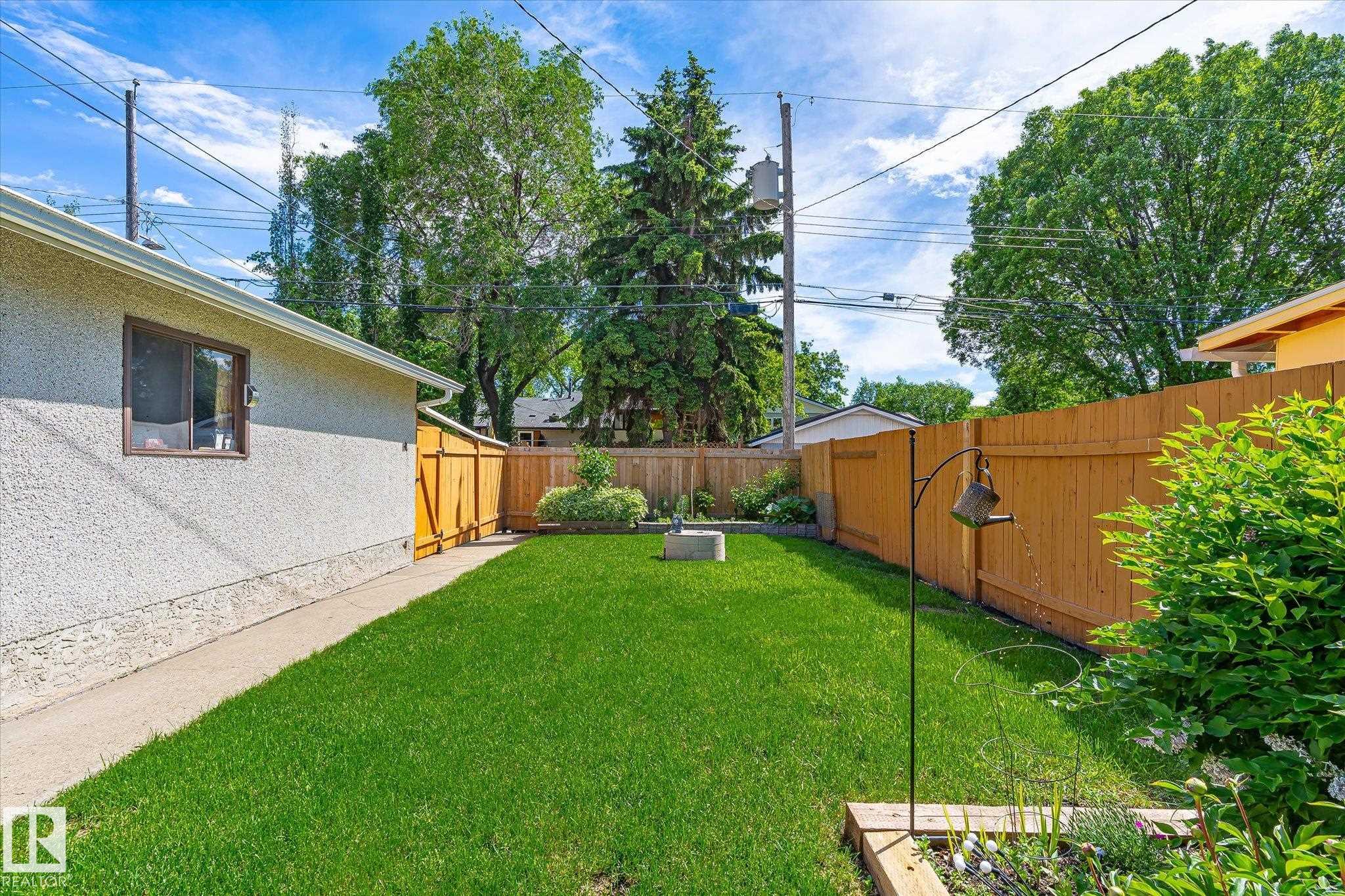 Photo 40 at 13415 118 Avenue NW, Woodcroft, Edmonton