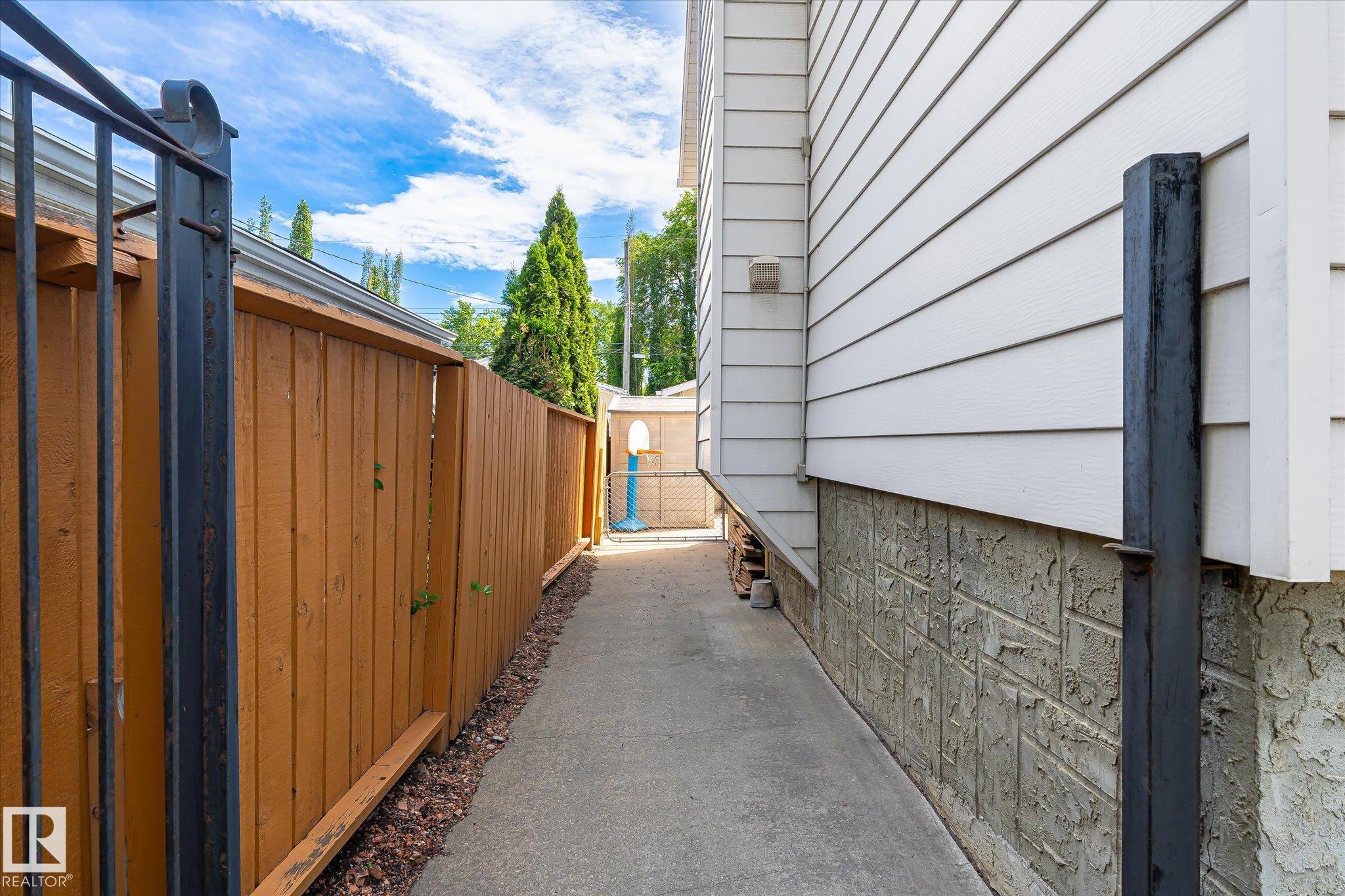 Photo 43 at 13415 118 Avenue NW, Woodcroft, Edmonton