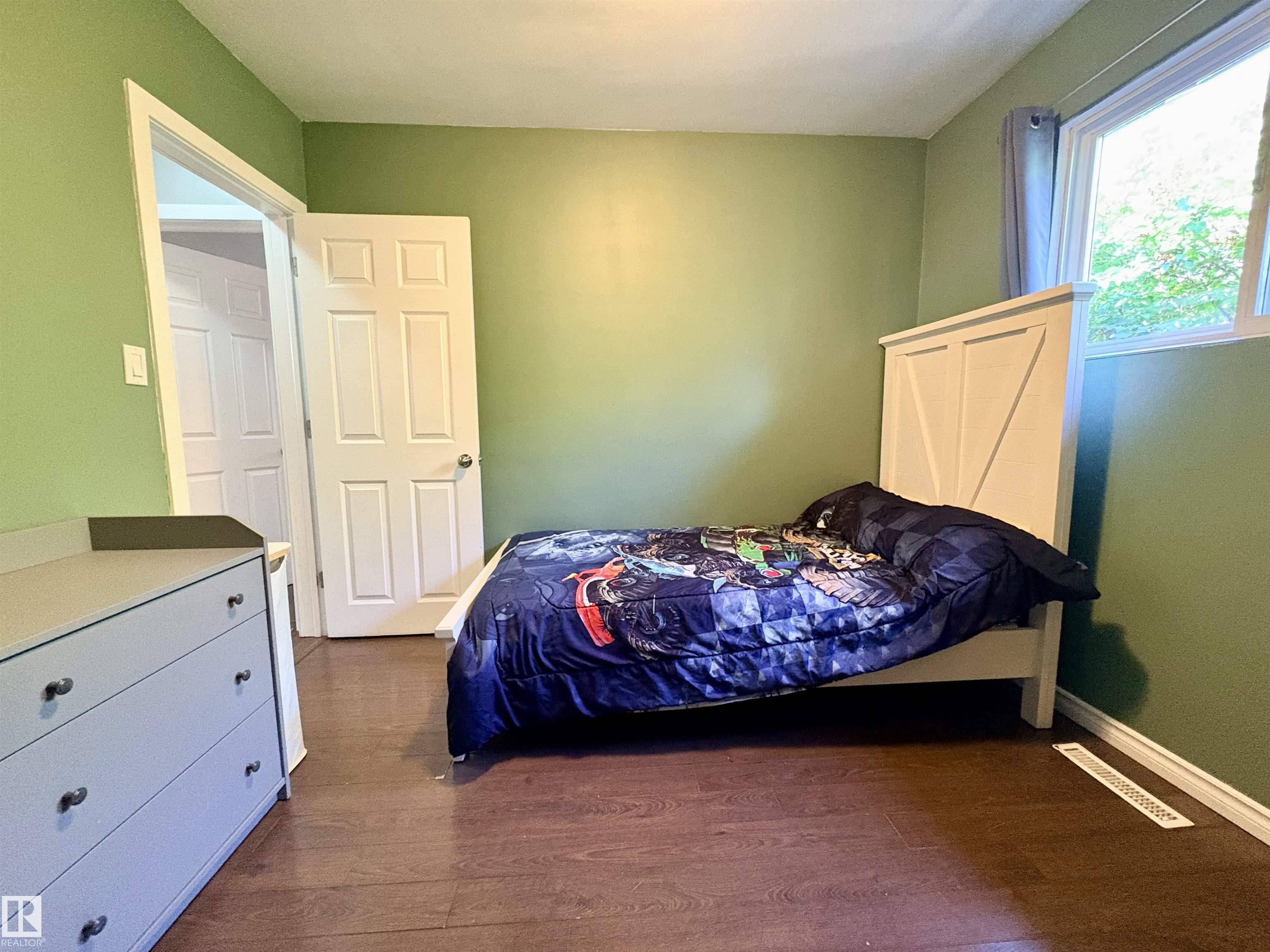 Photo 20 at 13316 106 Street NW, Rosslyn, Edmonton