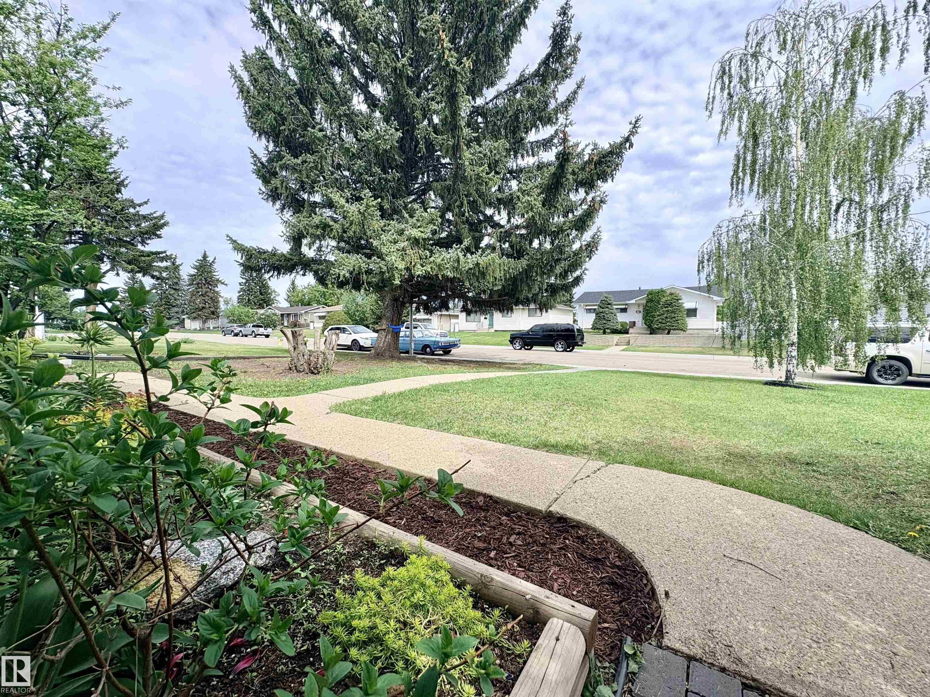 Photo 67 at 13316 106 Street NW, Rosslyn, Edmonton