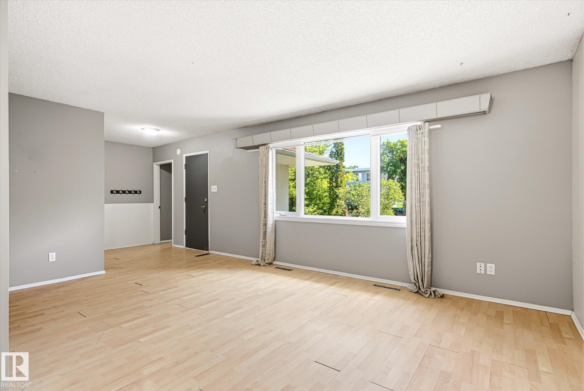 13104 132 Street NW, Athlone, Edmonton