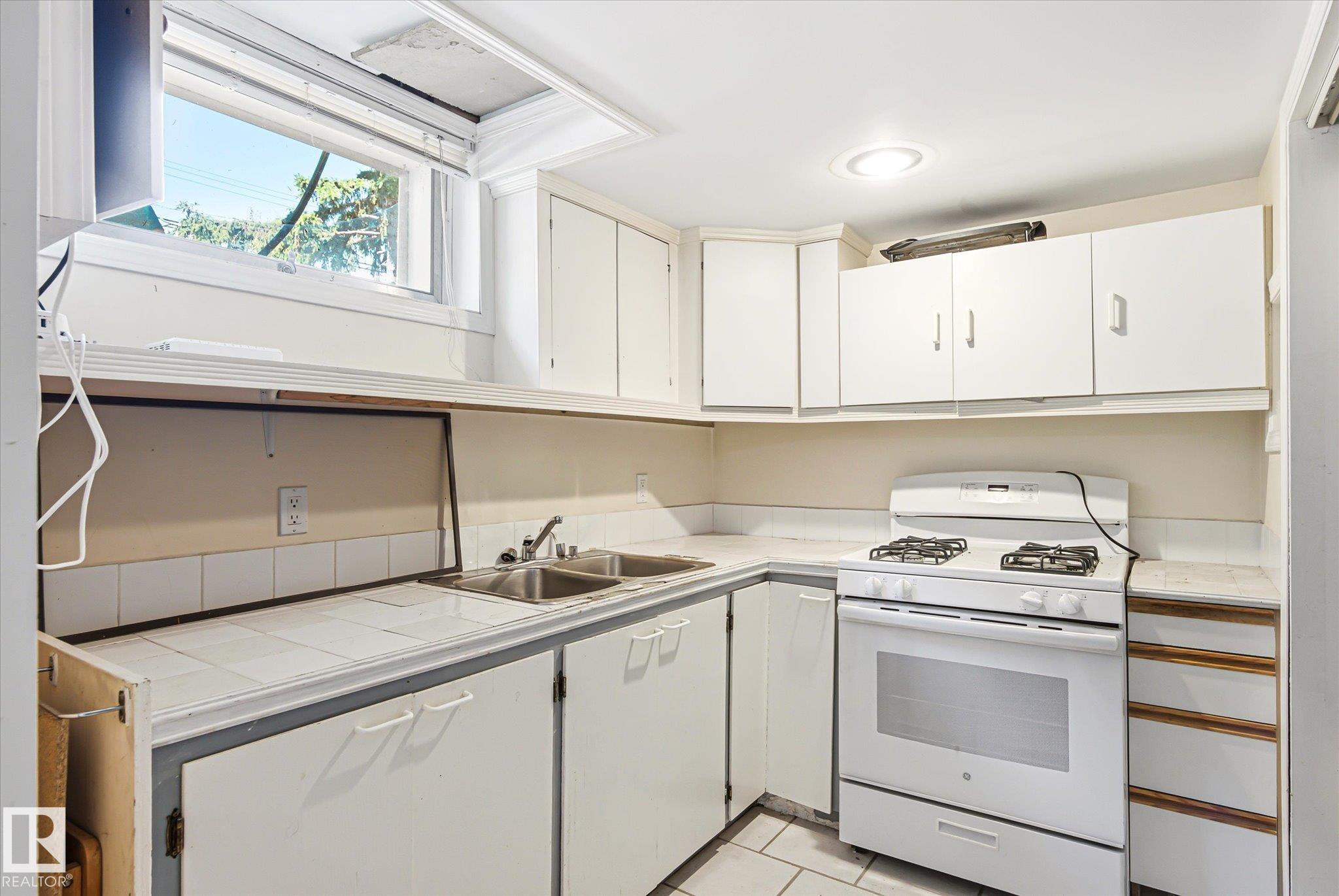 Photo 16 at 13104 132 Street NW, Athlone, Edmonton