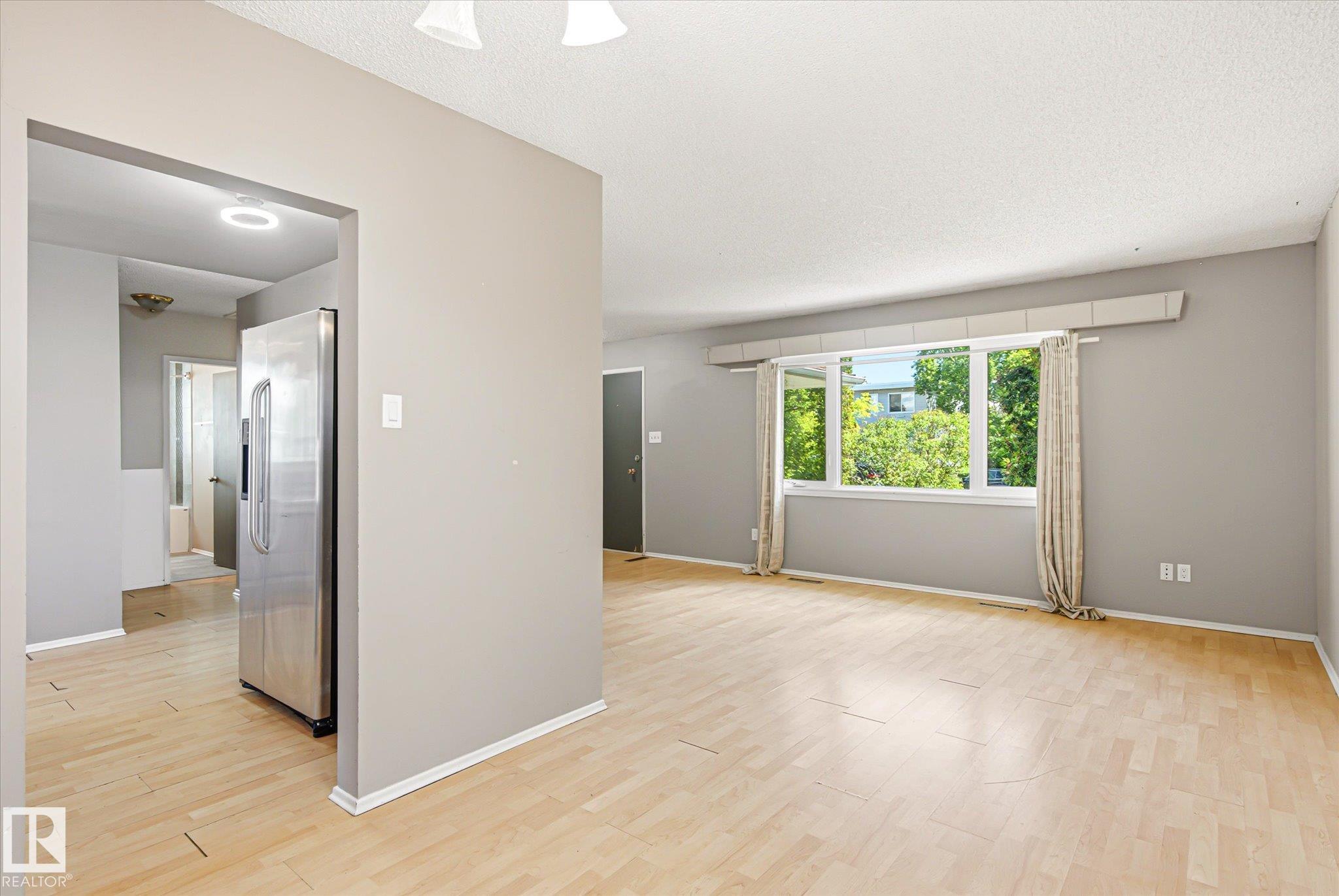 Photo 6 at 13104 132 Street NW, Athlone, Edmonton