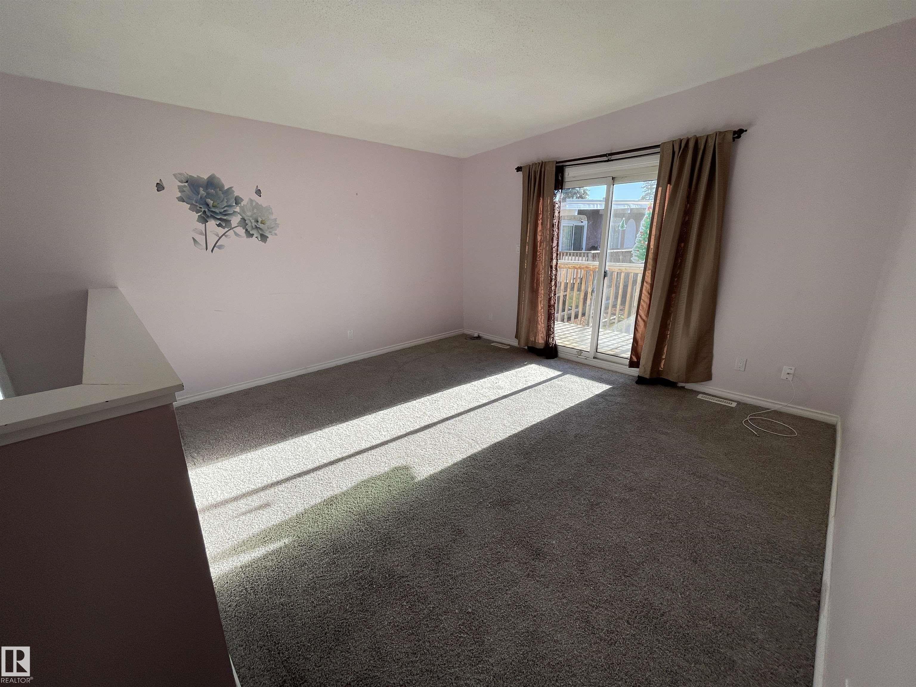8930B 144 Avenue NW, Evansdale, Edmonton