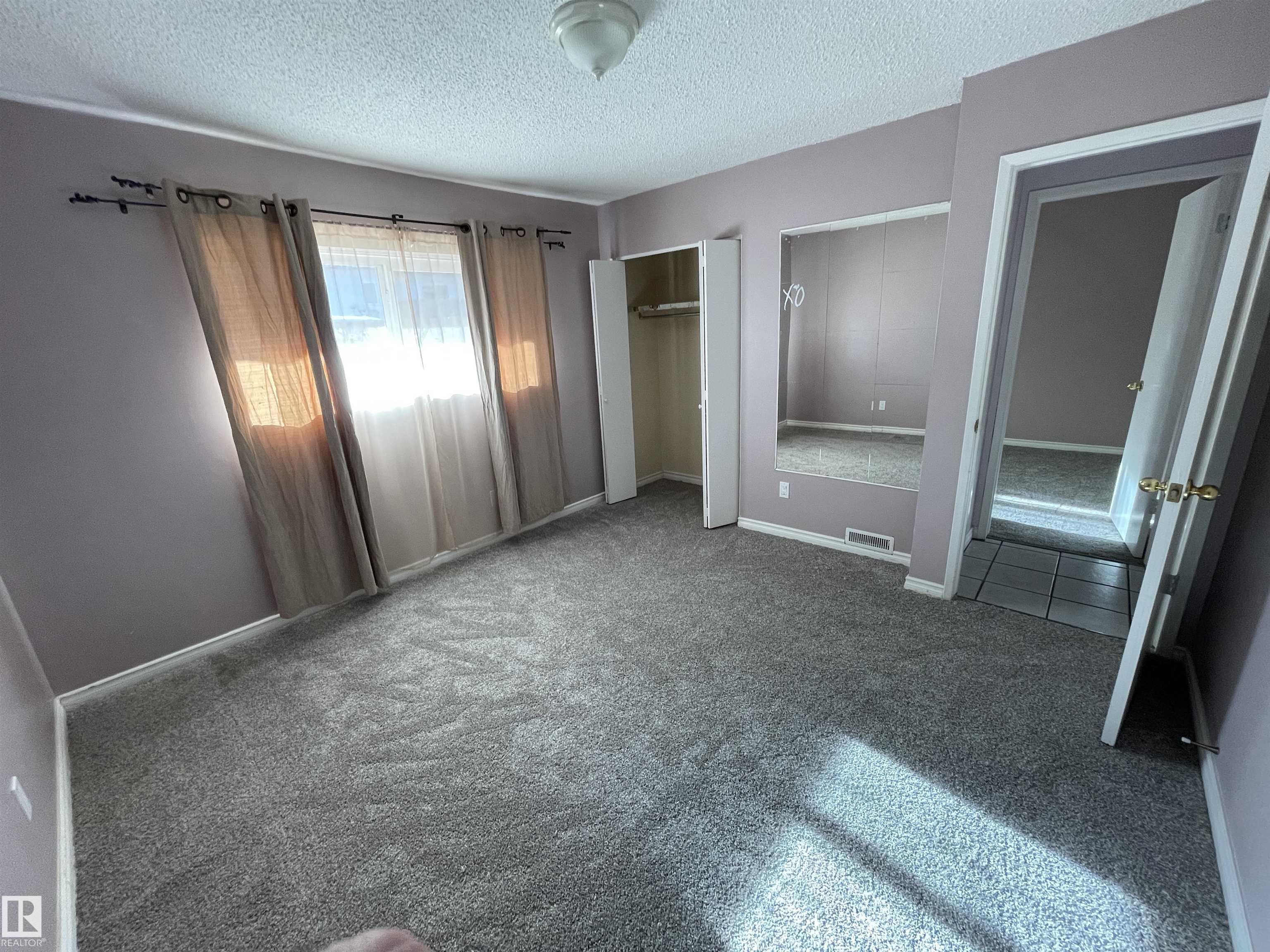 Photo 11 at 8930B 144 Avenue NW, Evansdale, Edmonton