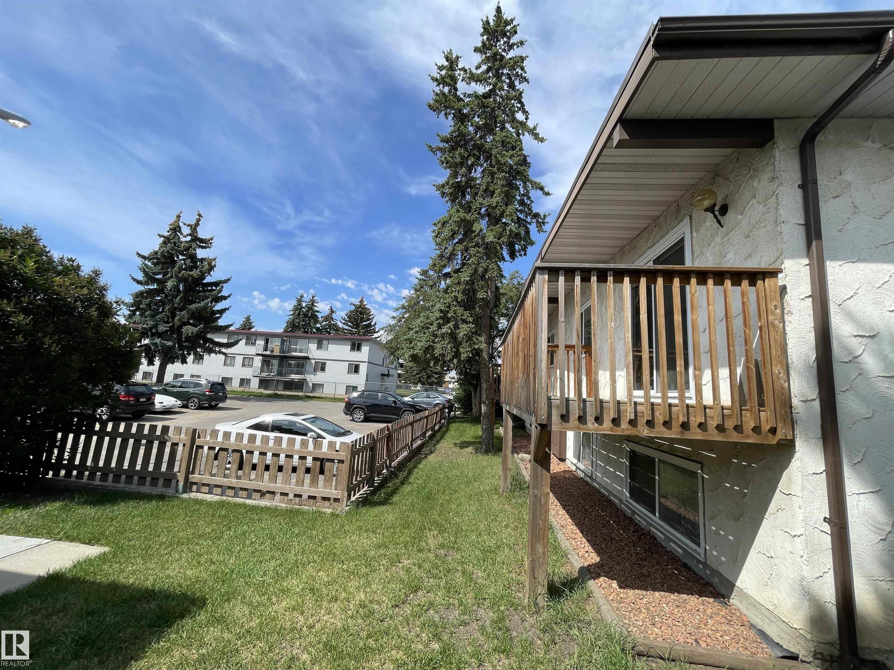 Photo 19 at 8930B 144 Avenue NW, Evansdale, Edmonton