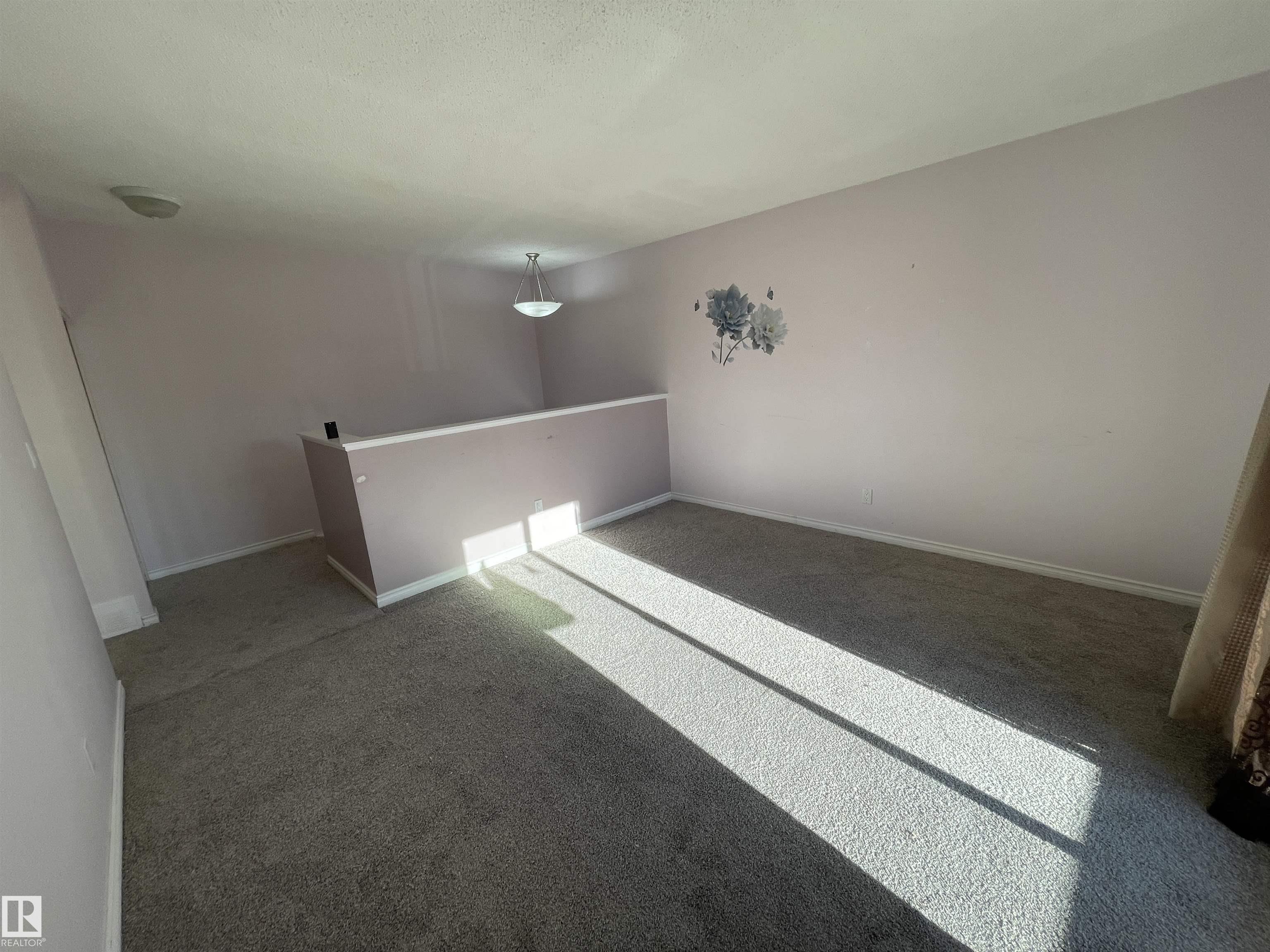 8930B 144 Avenue NW, Evansdale, Edmonton