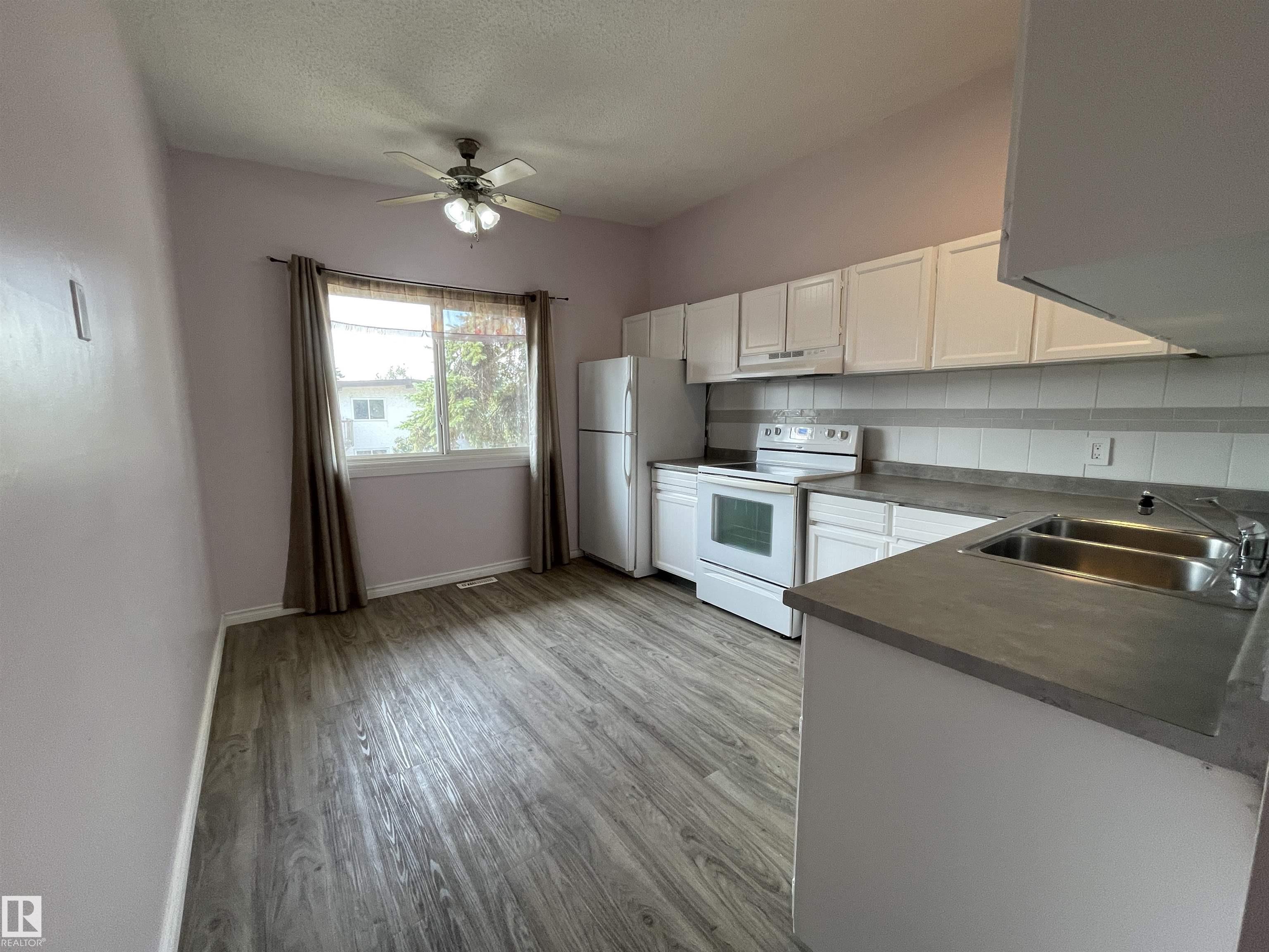8930B 144 Avenue NW, Evansdale, Edmonton