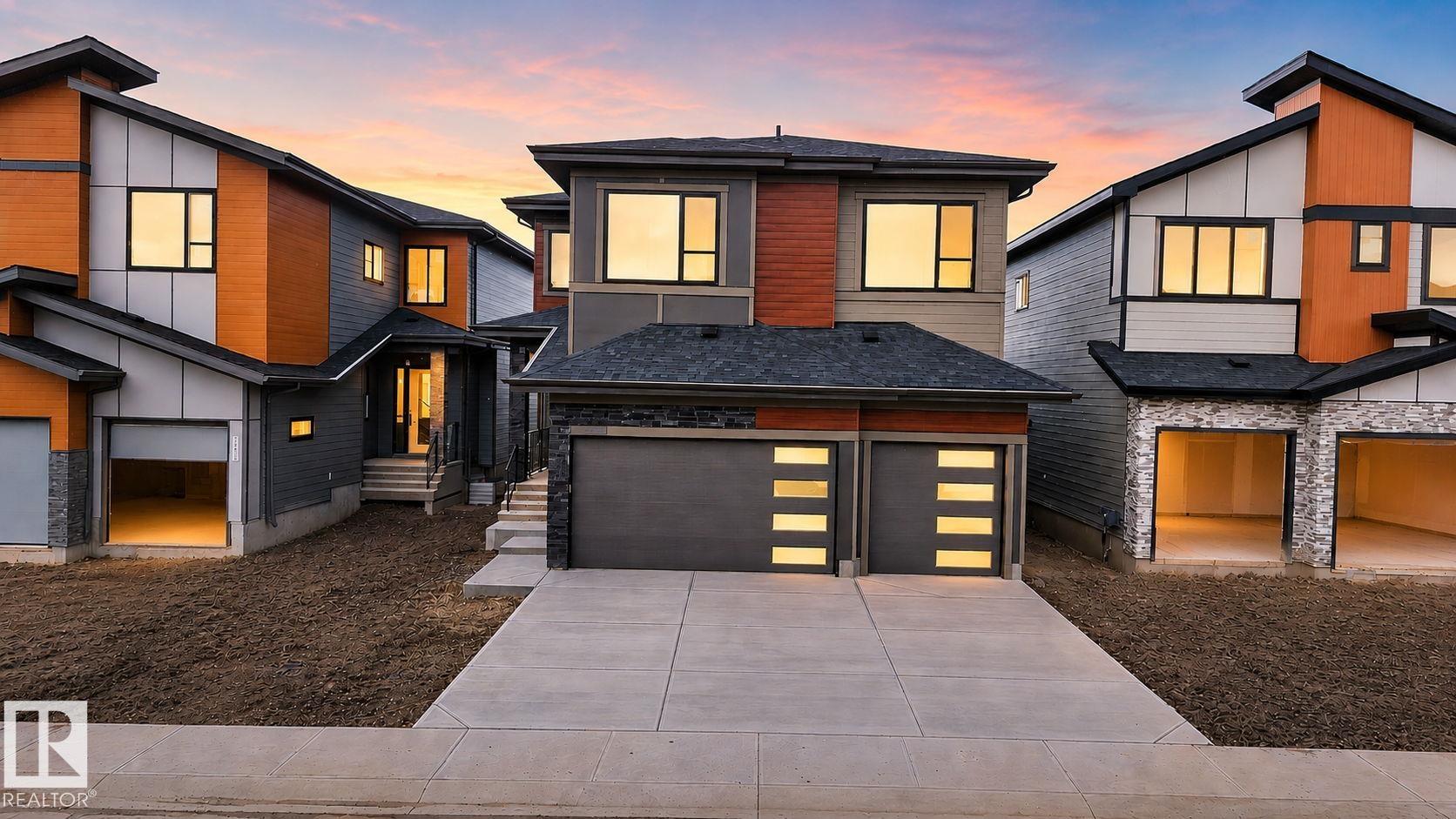 Photo 2 at 7664 Kimiwan Crescent SW, Keswick, Edmonton