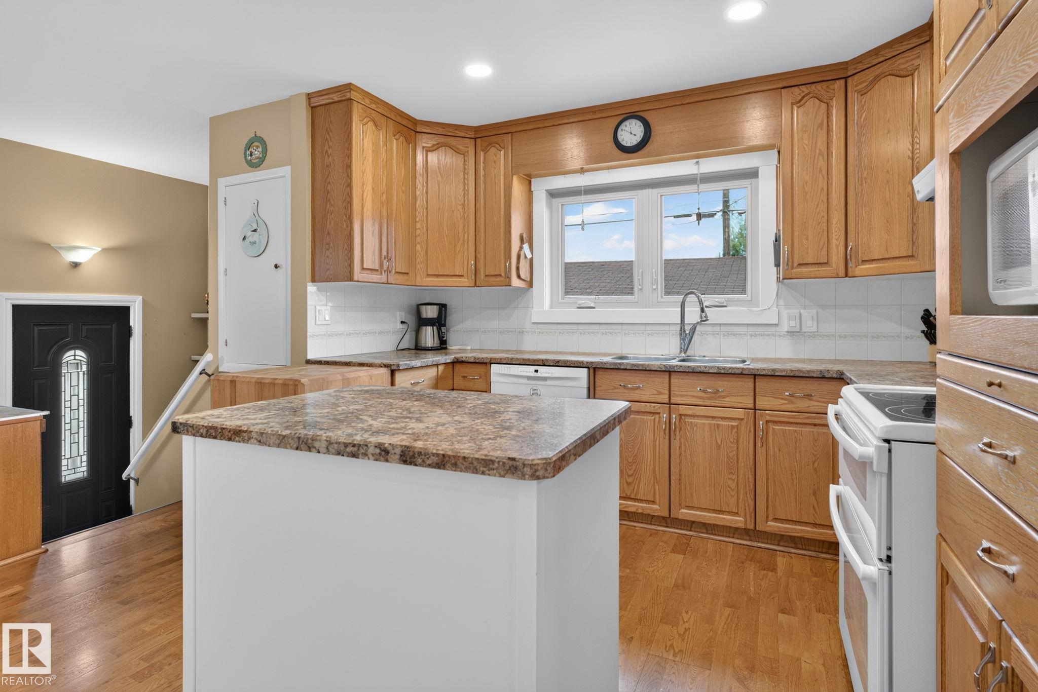 Photo 15 at 5808 Austin O'brien Road NW, Ottewell, Edmonton