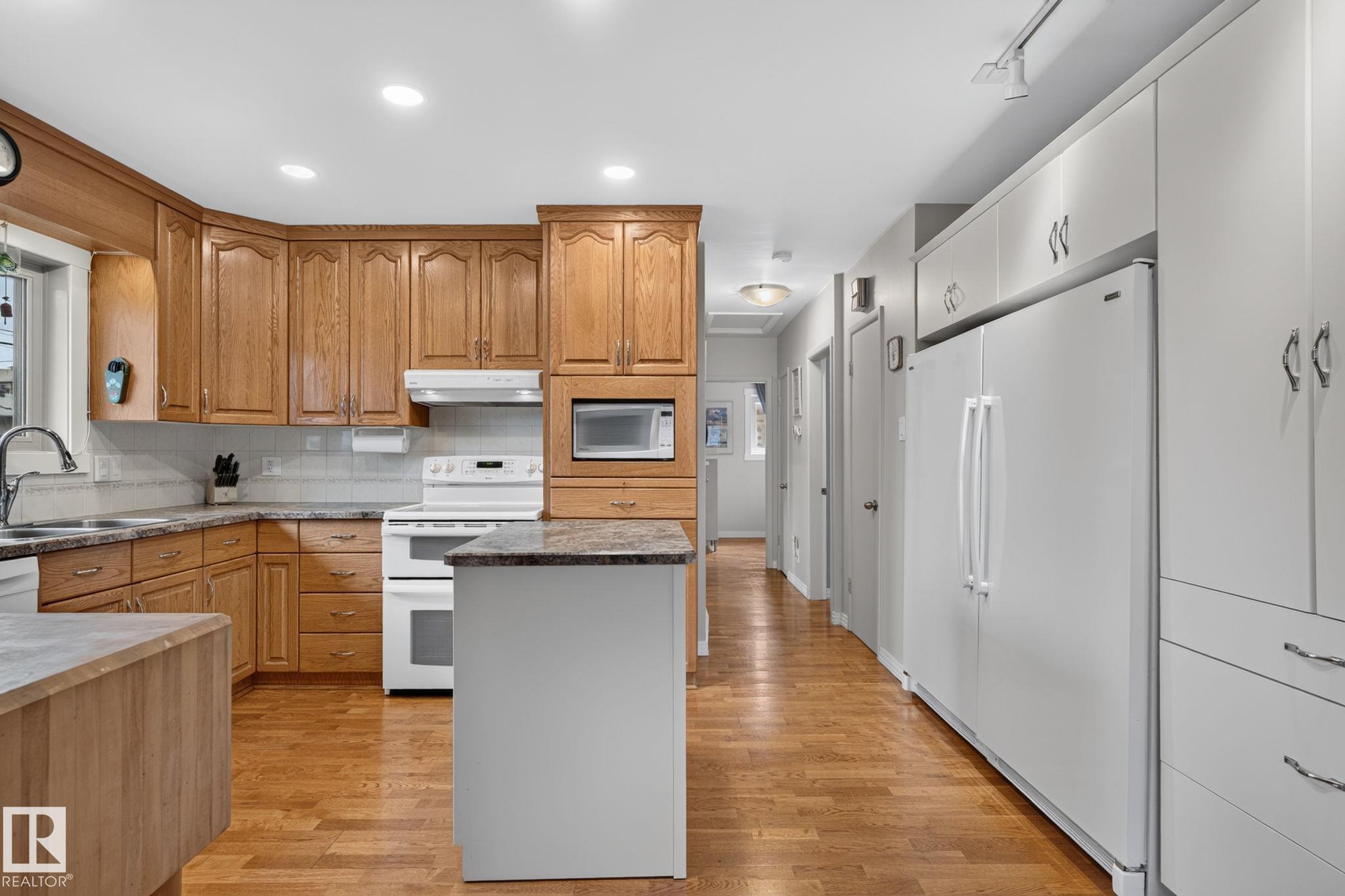 Photo 17 at 5808 Austin O'brien Road NW, Ottewell, Edmonton