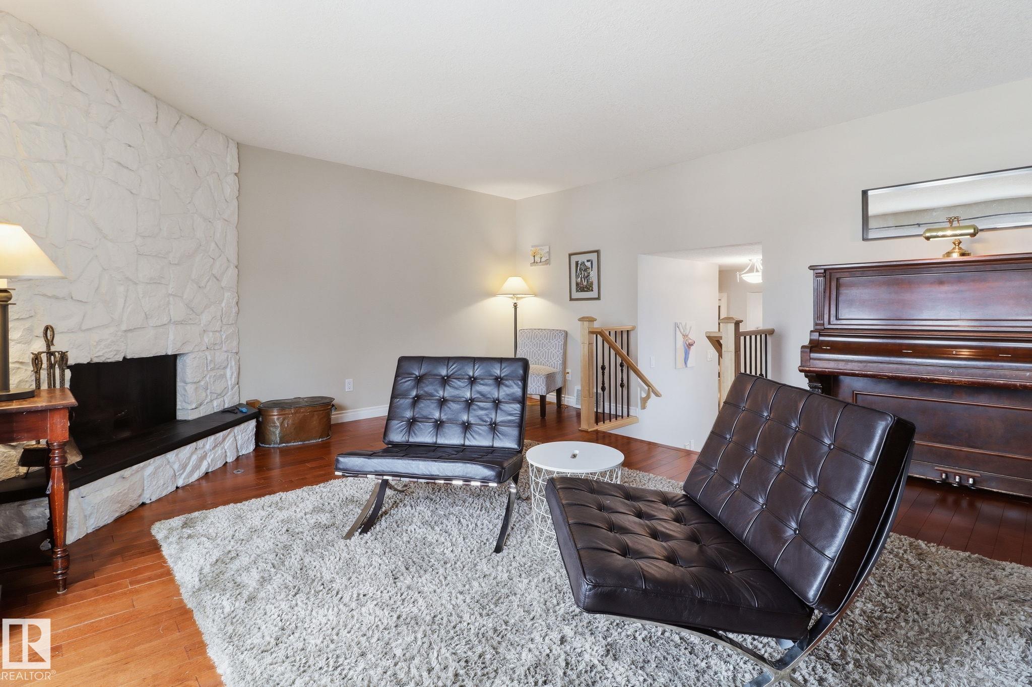Photo 18 at 9023 95 Street NW, Bonnie Doon, Edmonton