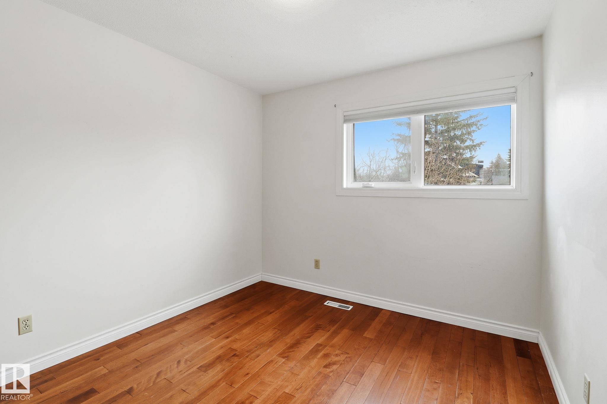 Photo 33 at 9023 95 Street NW, Bonnie Doon, Edmonton