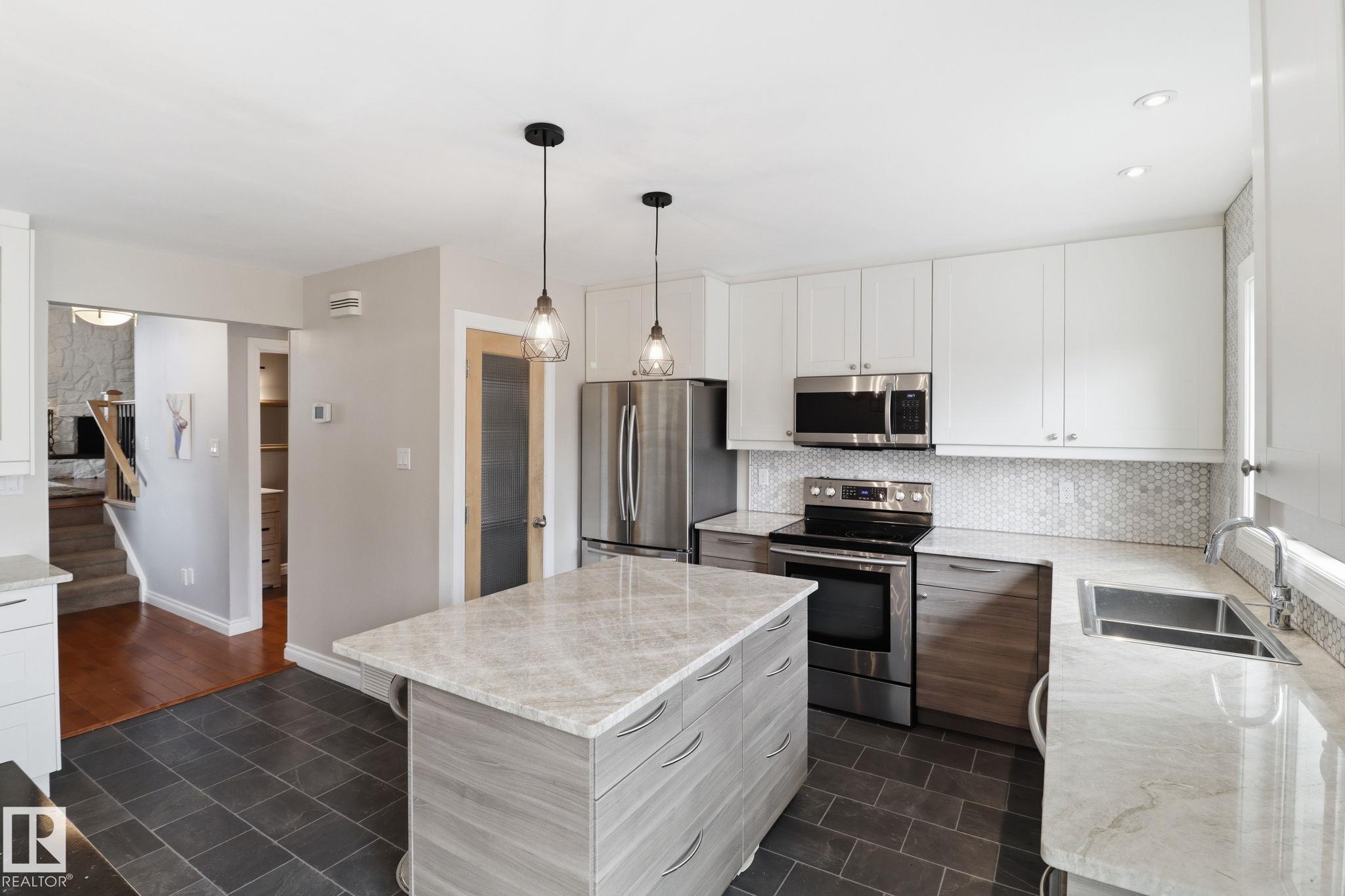 Photo 10 at 9023 95 Street NW, Bonnie Doon, Edmonton