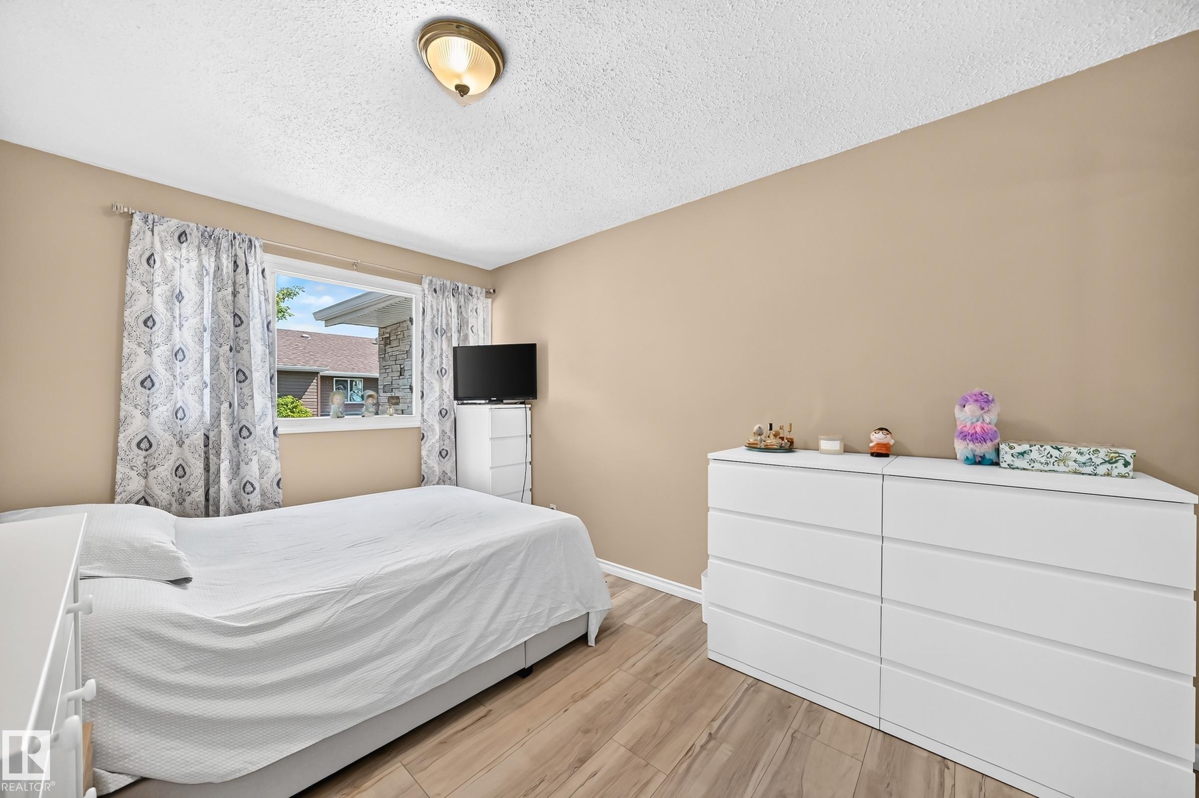 Photo 23 at 13317 47 Street NW, Sifton Park, Edmonton