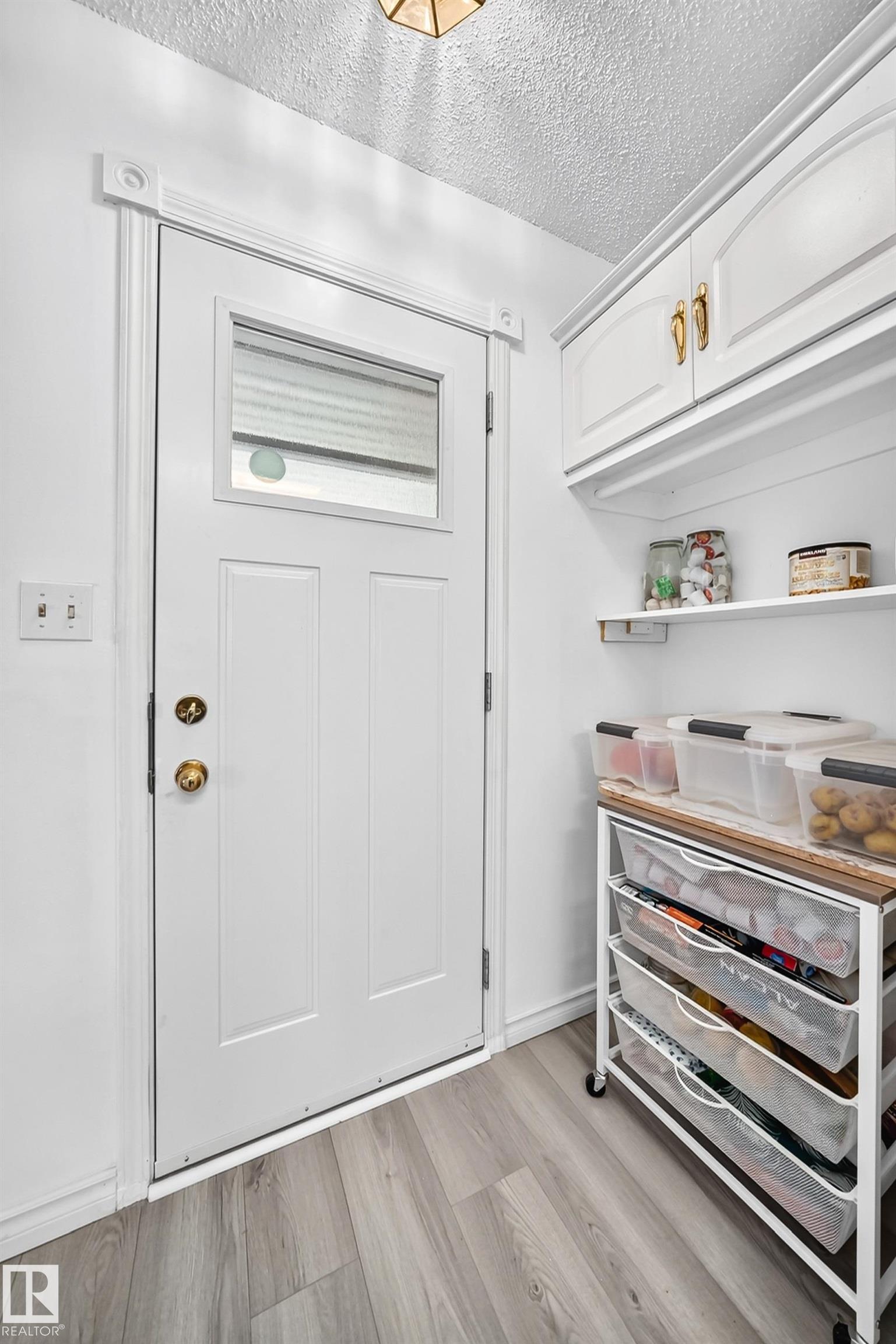 Photo 6 at 13317 47 Street NW, Sifton Park, Edmonton