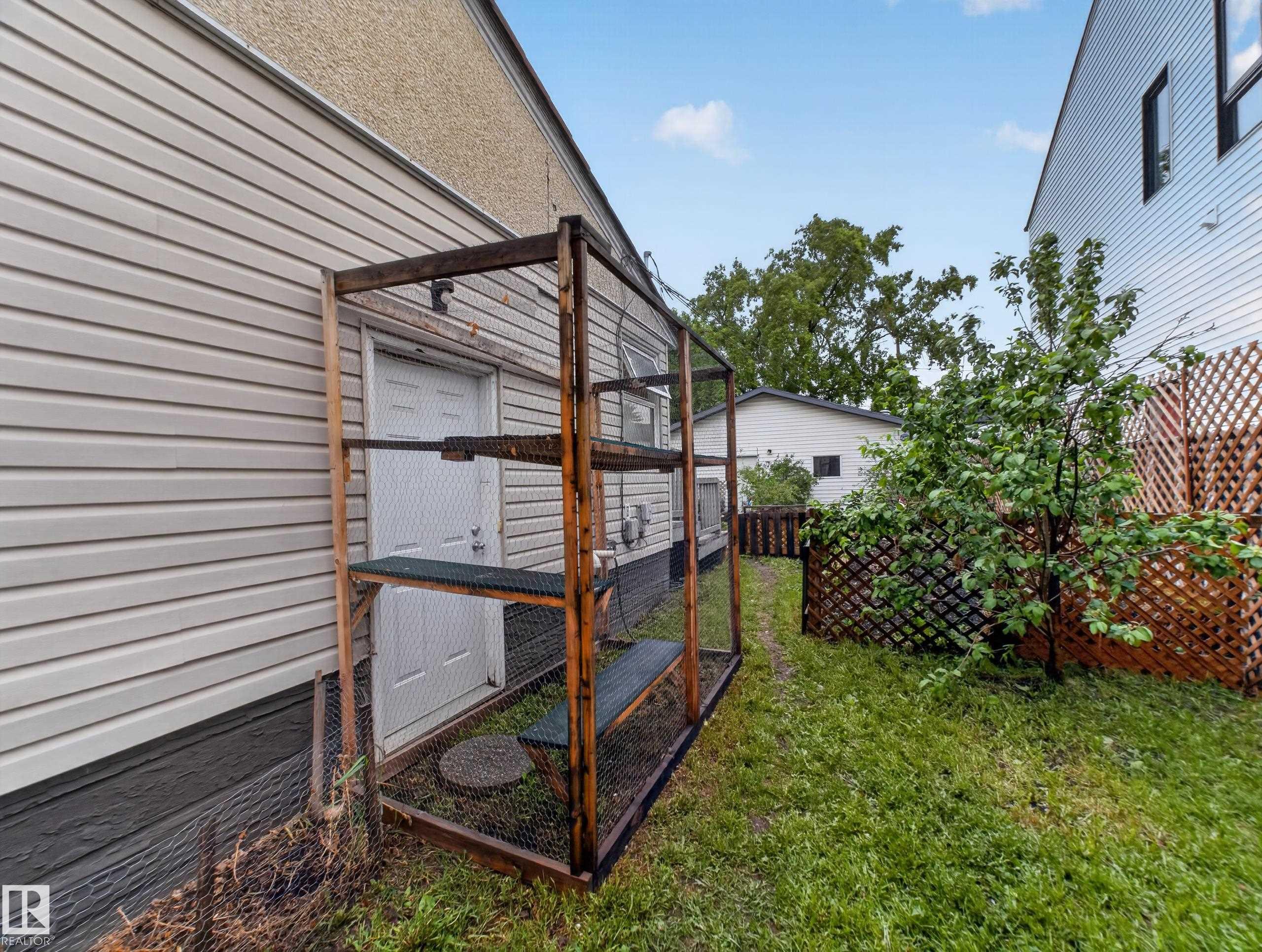 Photo 25 at 10809 150 Street NW, High Park, Edmonton