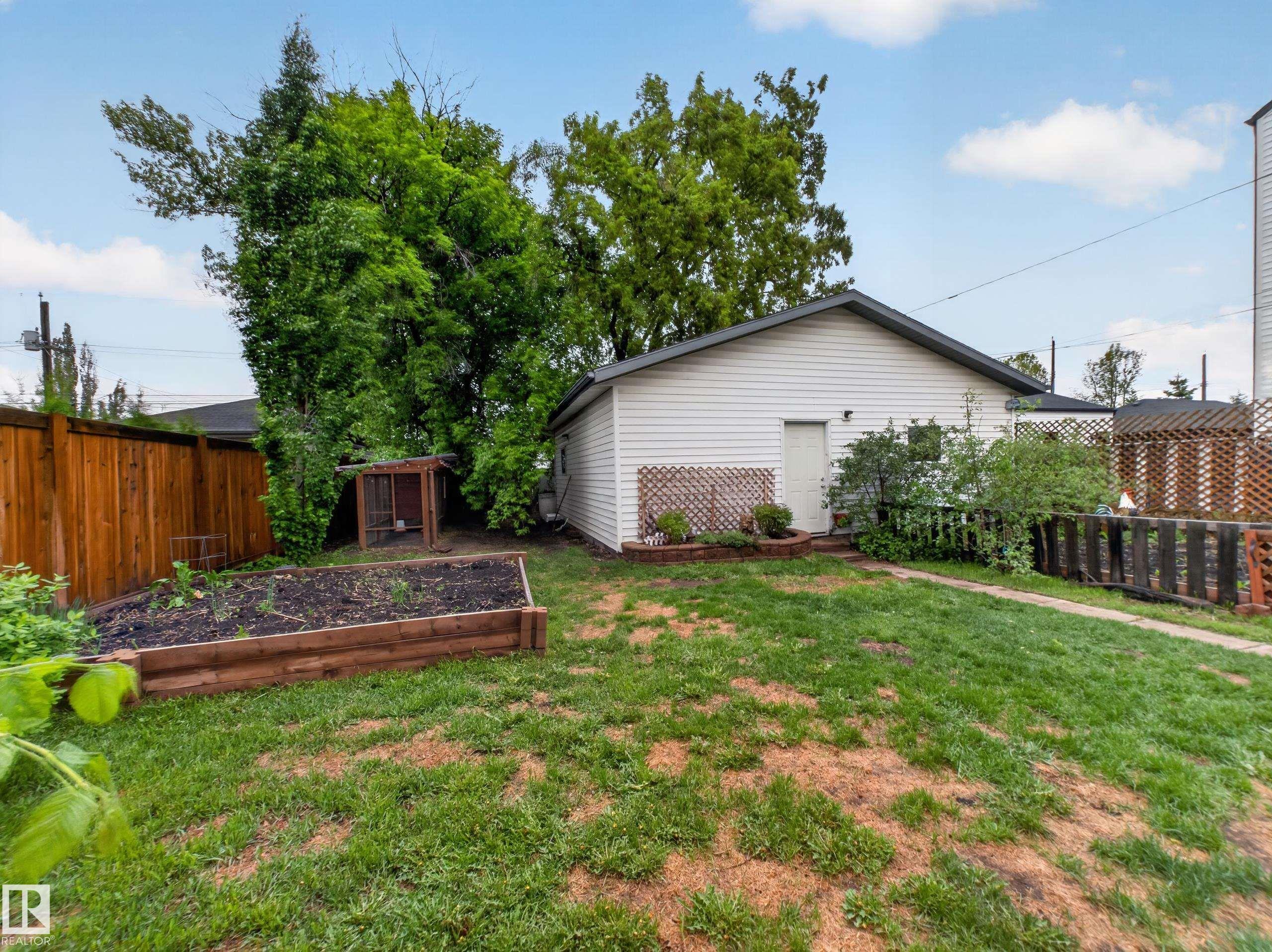 Photo 31 at 10809 150 Street NW, High Park, Edmonton