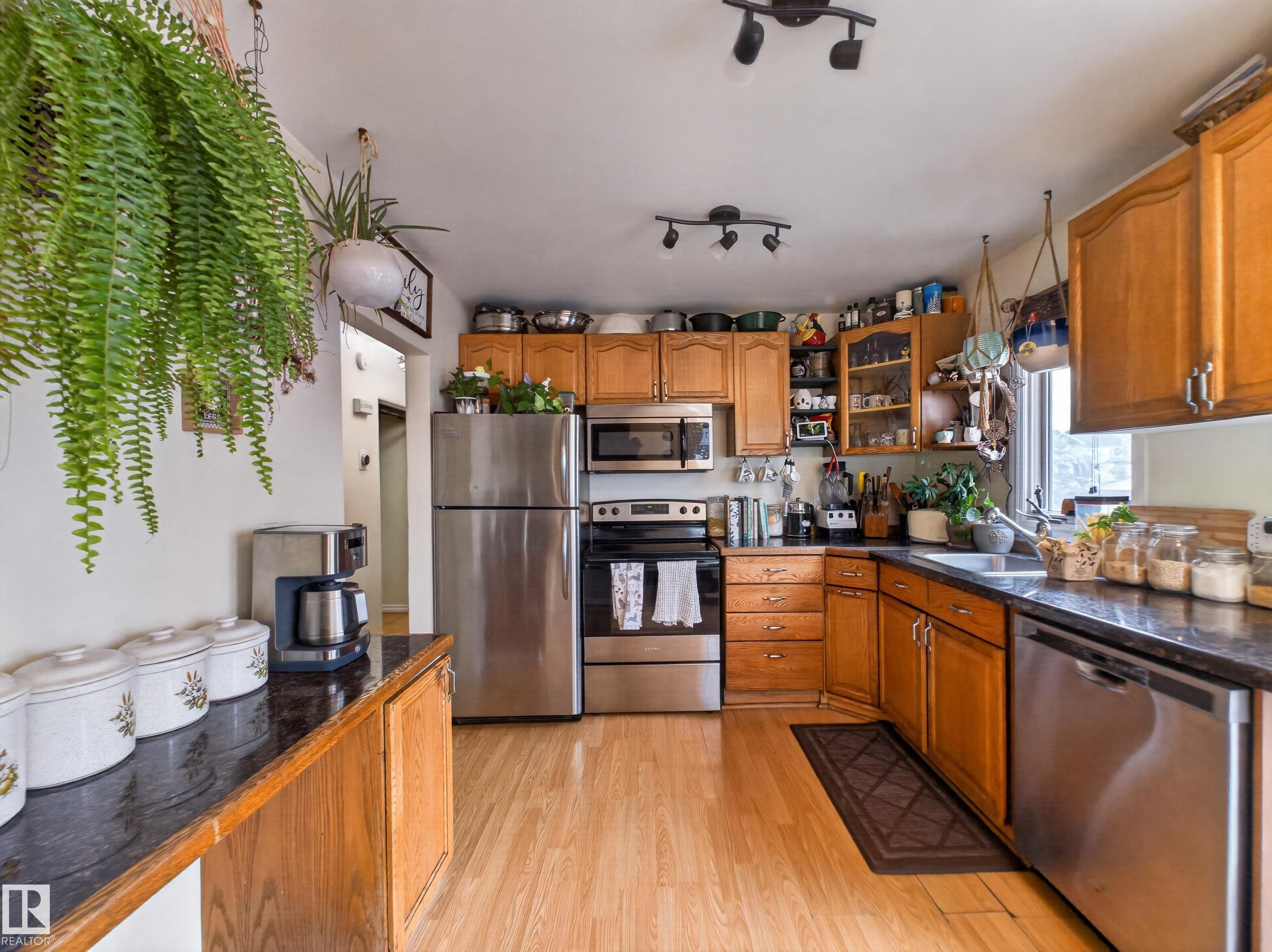 Photo 7 at 10809 150 Street NW, High Park, Edmonton