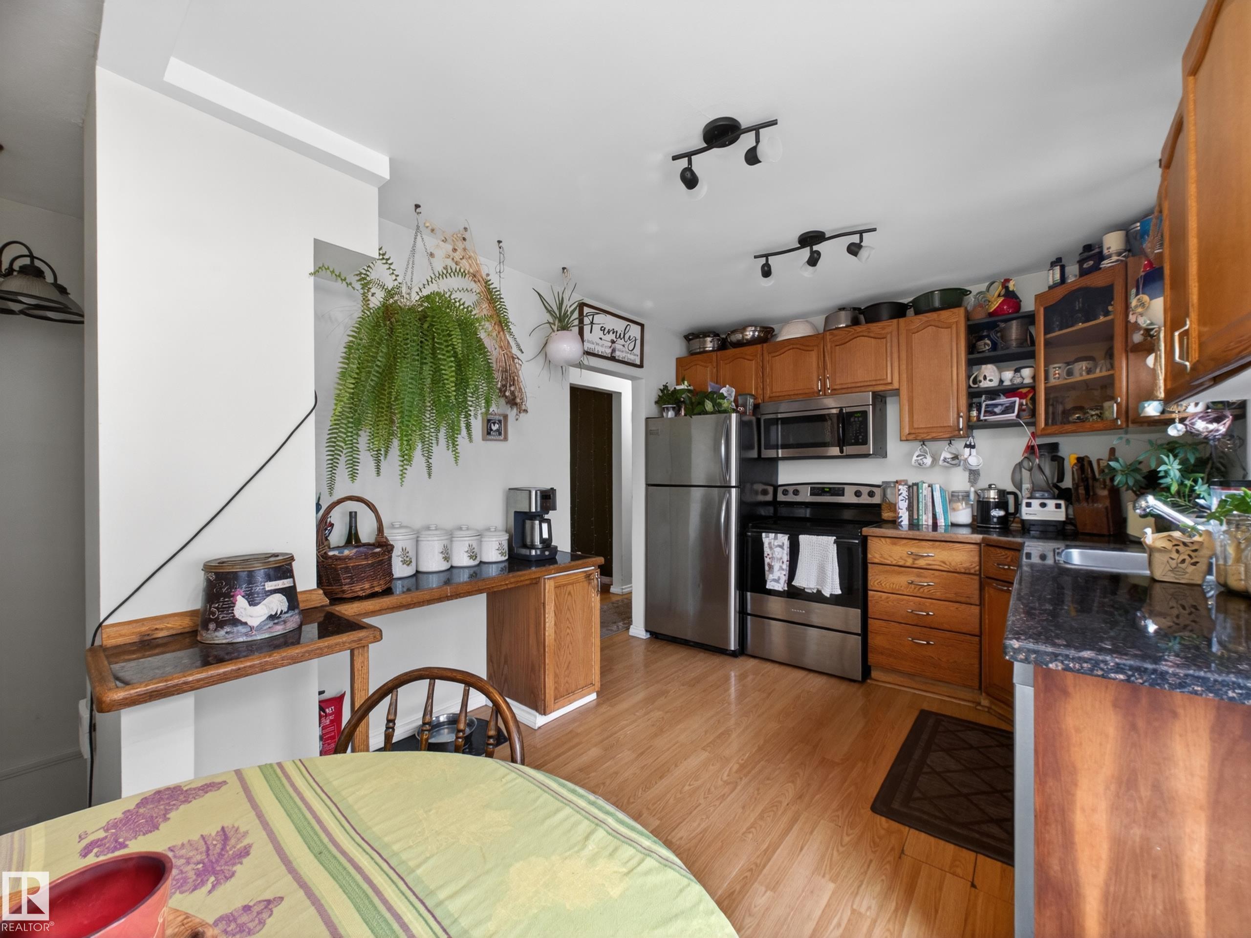 Photo 9 at 10809 150 Street NW, High Park, Edmonton