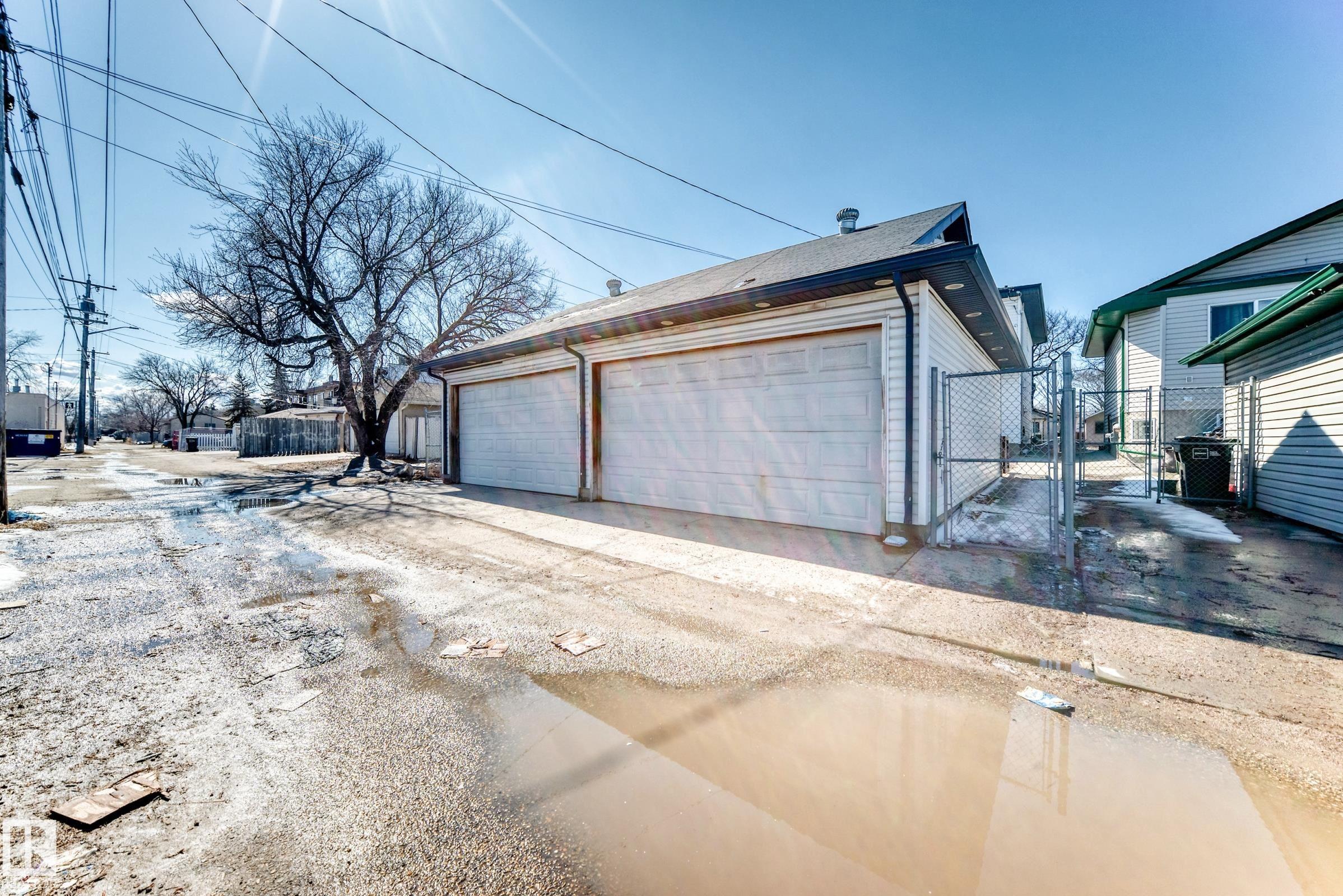 Photo 43 at 11727 83 Street NW, Parkdale, Edmonton