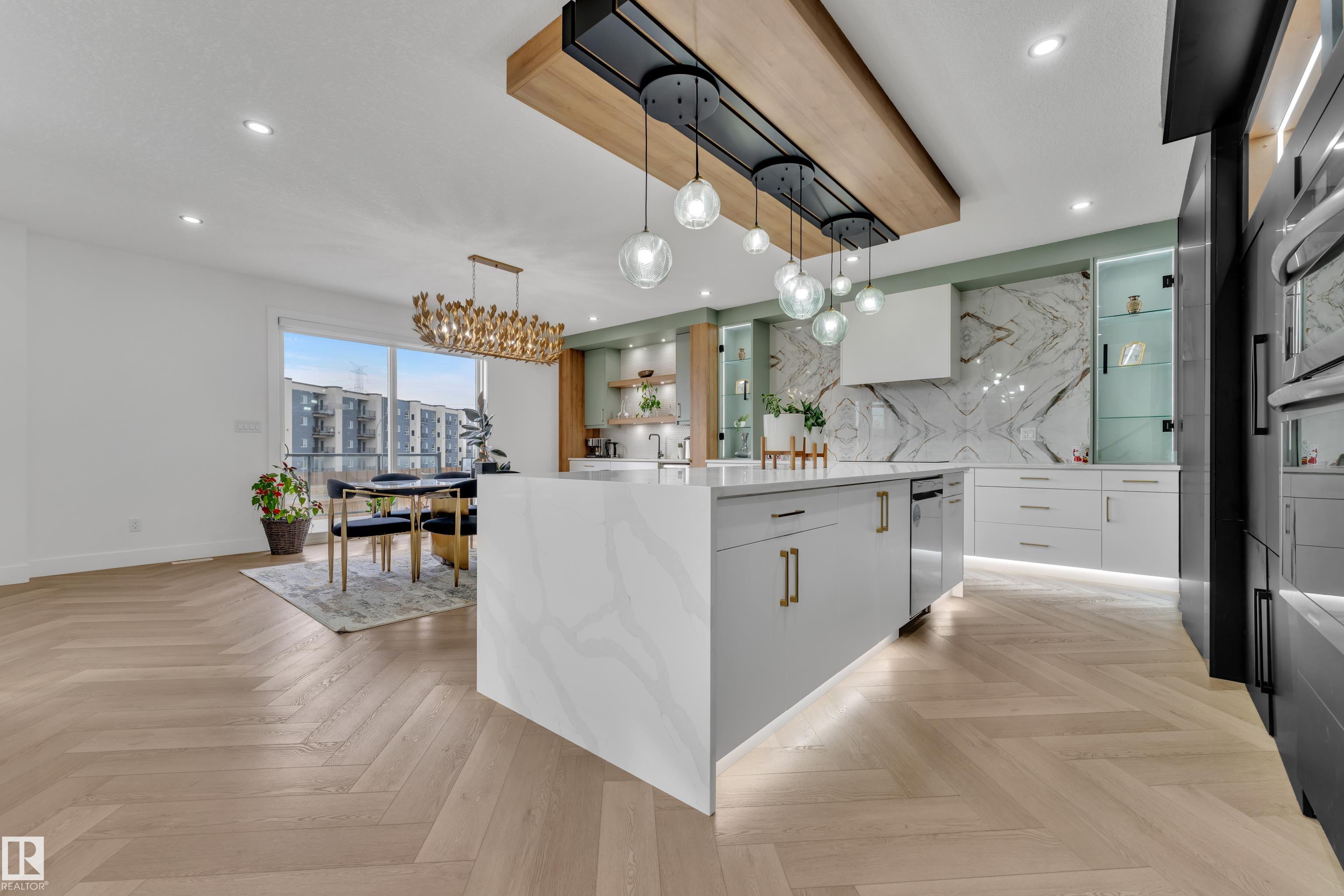 https://zimg.paragon.ice.com/ParagonImages/Property/PM/RAE/225407794/10/0/0/ca521a543b3348526c1143f8a839cef7/1/a7ecb10c39d40450e0b0aba96ccffe0f/225407794-b5474de9-fb49-400f-815a-3b54f99fd408.JPG