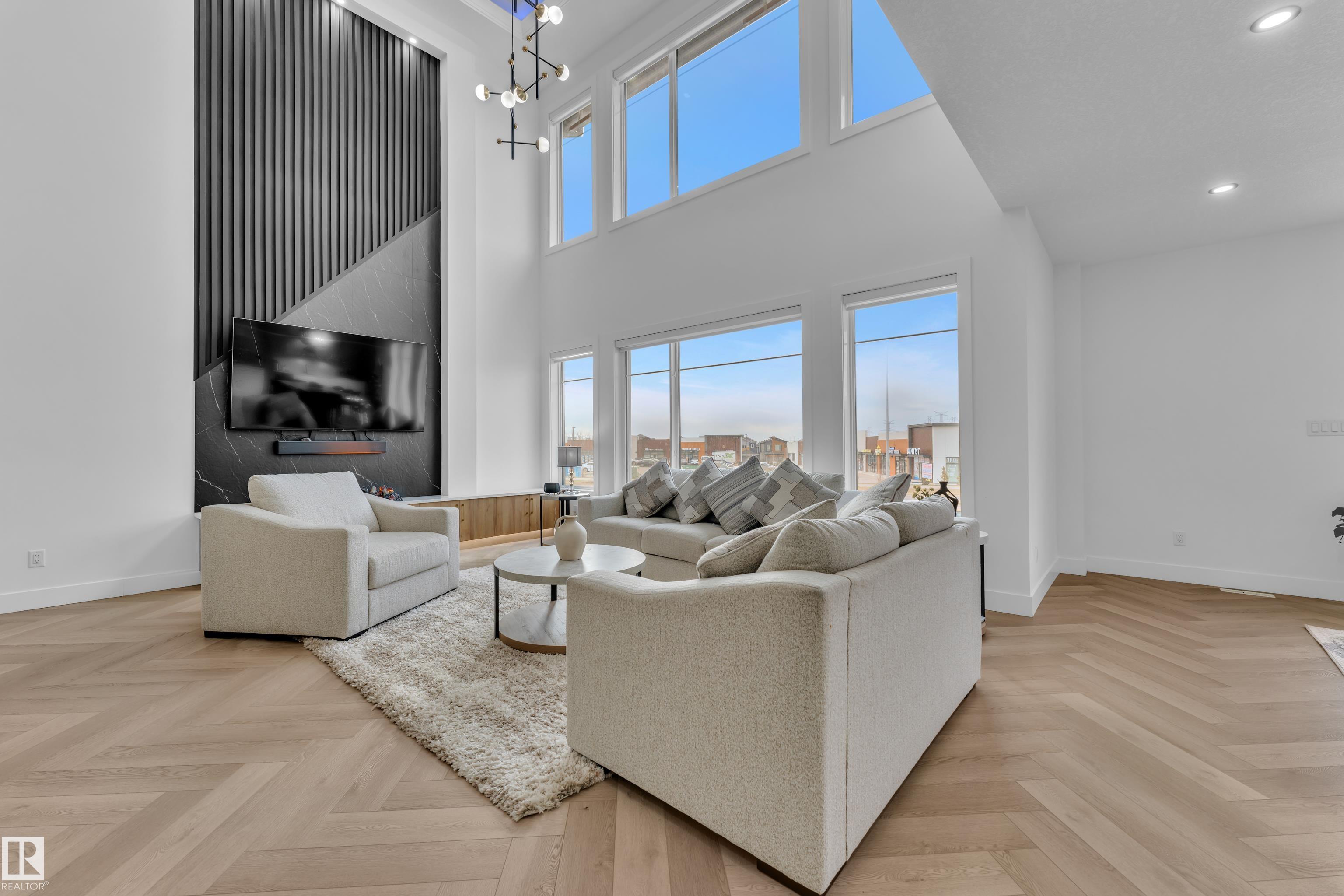 https://zimg.paragon.ice.com/ParagonImages/Property/PM/RAE/225407794/11/0/0/bee956ebbffc310d5675da1a320acd08/1/a7ecb10c39d40450e0b0aba96ccffe0f/225407794-8ac23117-1000-4206-a3b7-1350b1de70d6.JPG