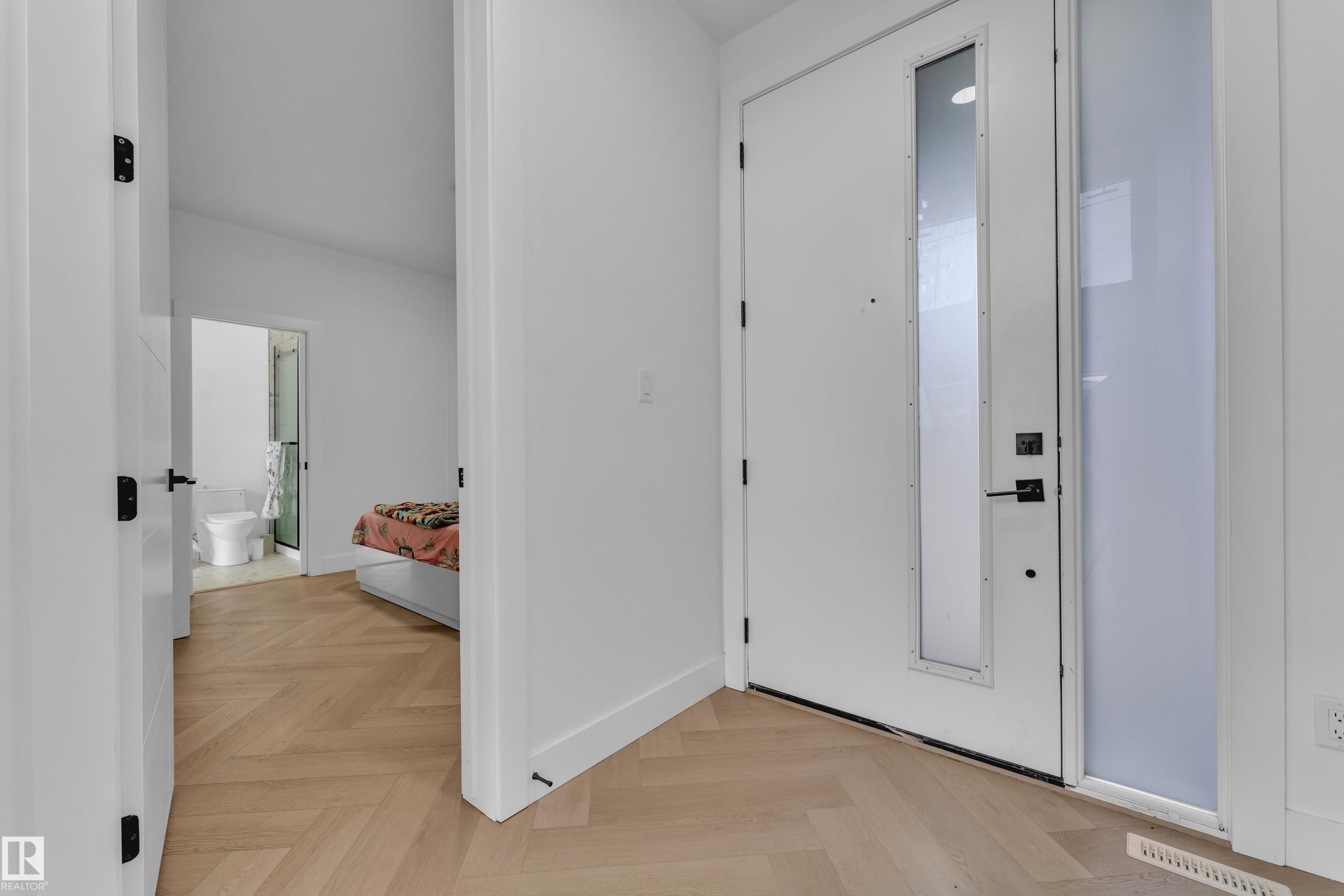 https://zimg.paragon.ice.com/ParagonImages/Property/PM/RAE/225407794/6/0/0/26220b54244a3a9ddb98473634c70215/1/a7ecb10c39d40450e0b0aba96ccffe0f/225407794-e4db7017-06c4-4991-b7b0-4757a0a1bdbc.JPG