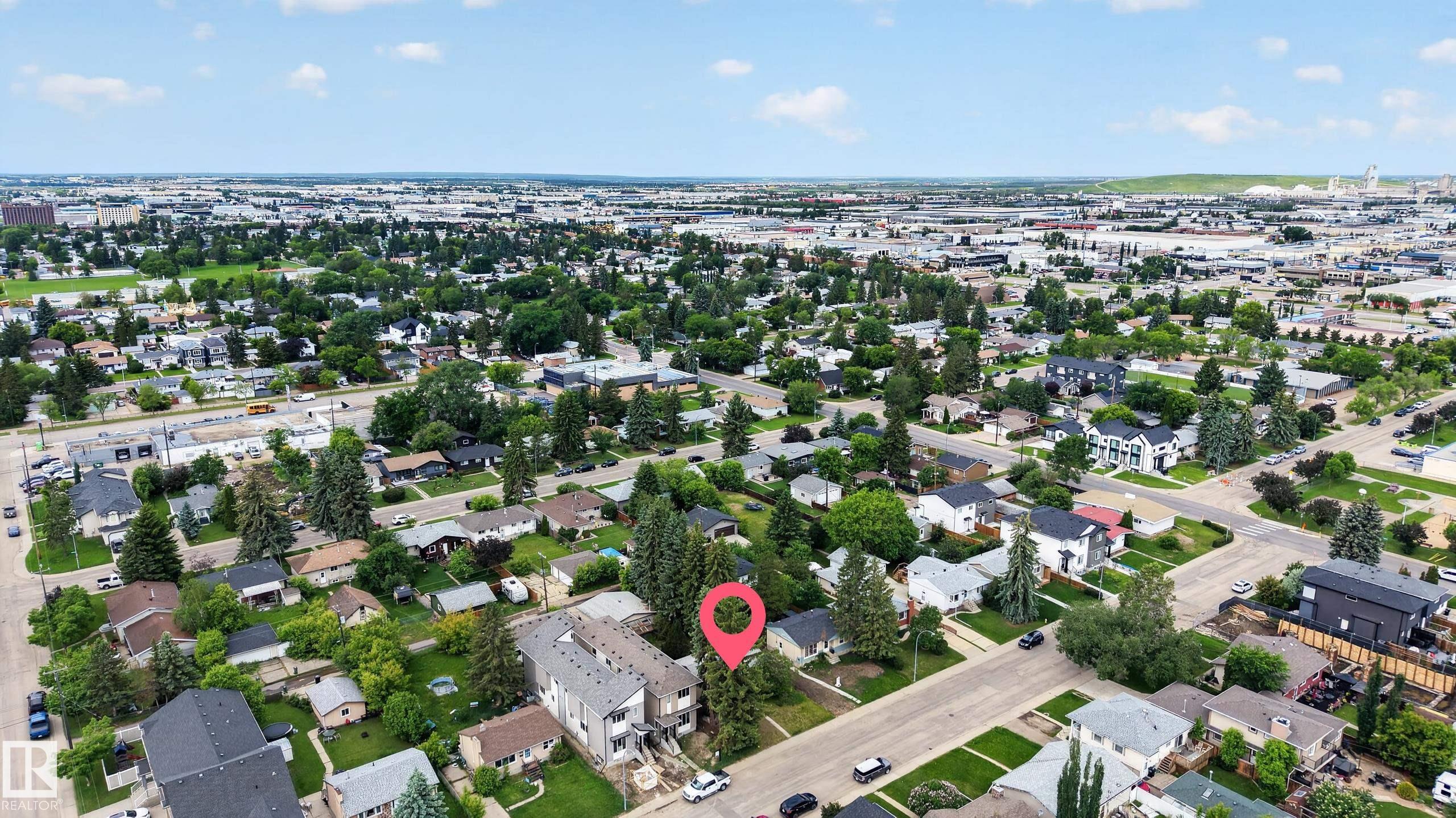 Photo 12 at 10924 154 Street NW, High Park, Edmonton
