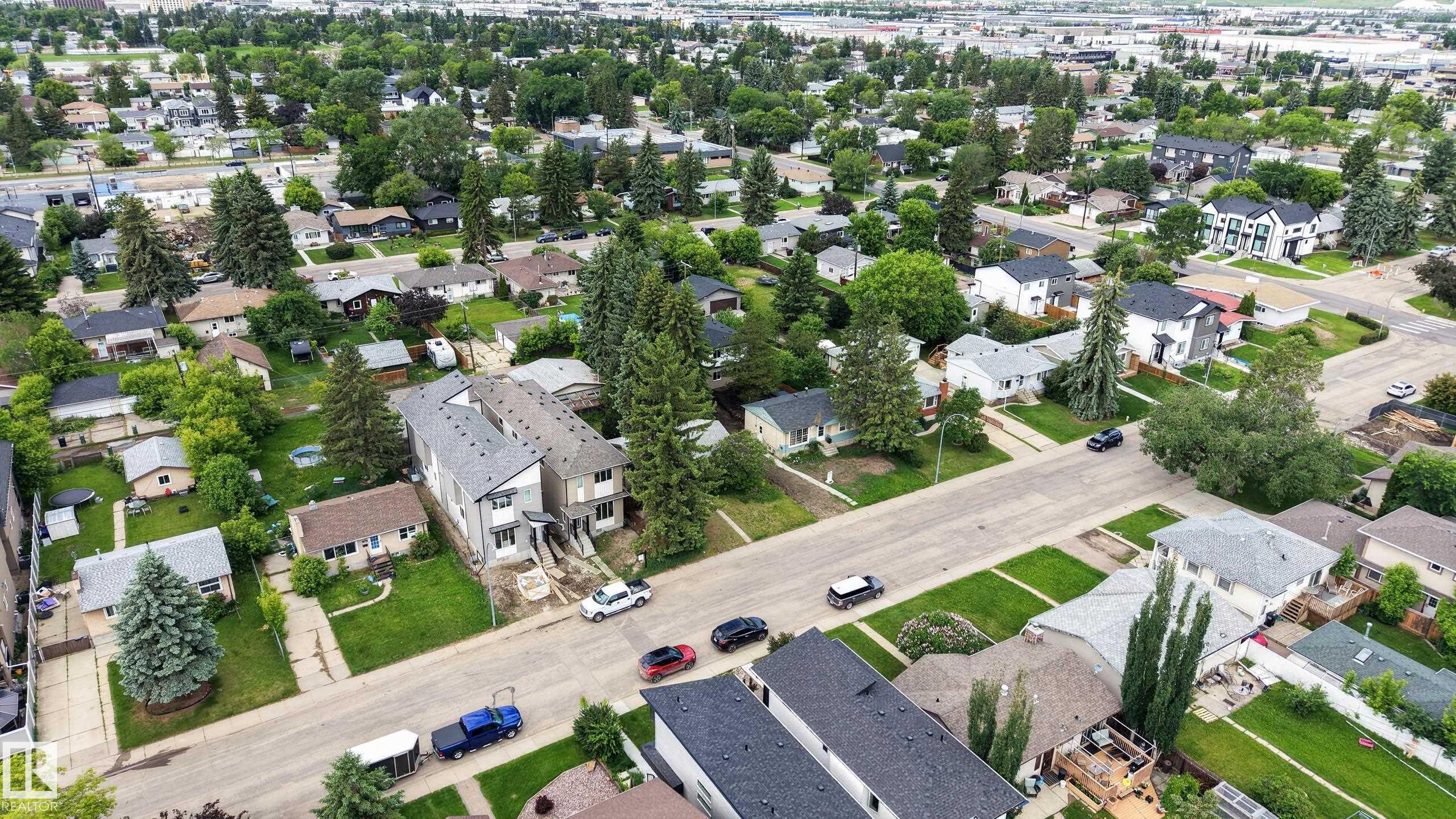 Photo 16 at 10924 154 Street NW, High Park, Edmonton