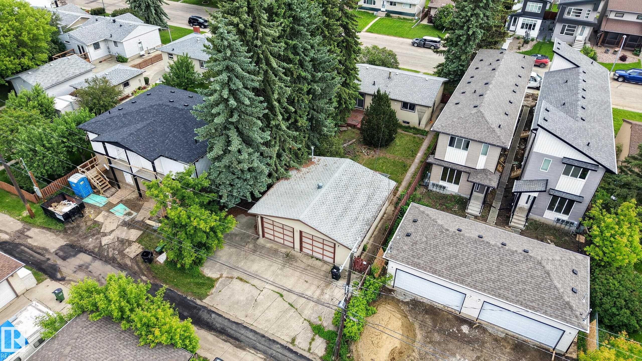 Photo 8 at 10924 154 Street NW, High Park, Edmonton