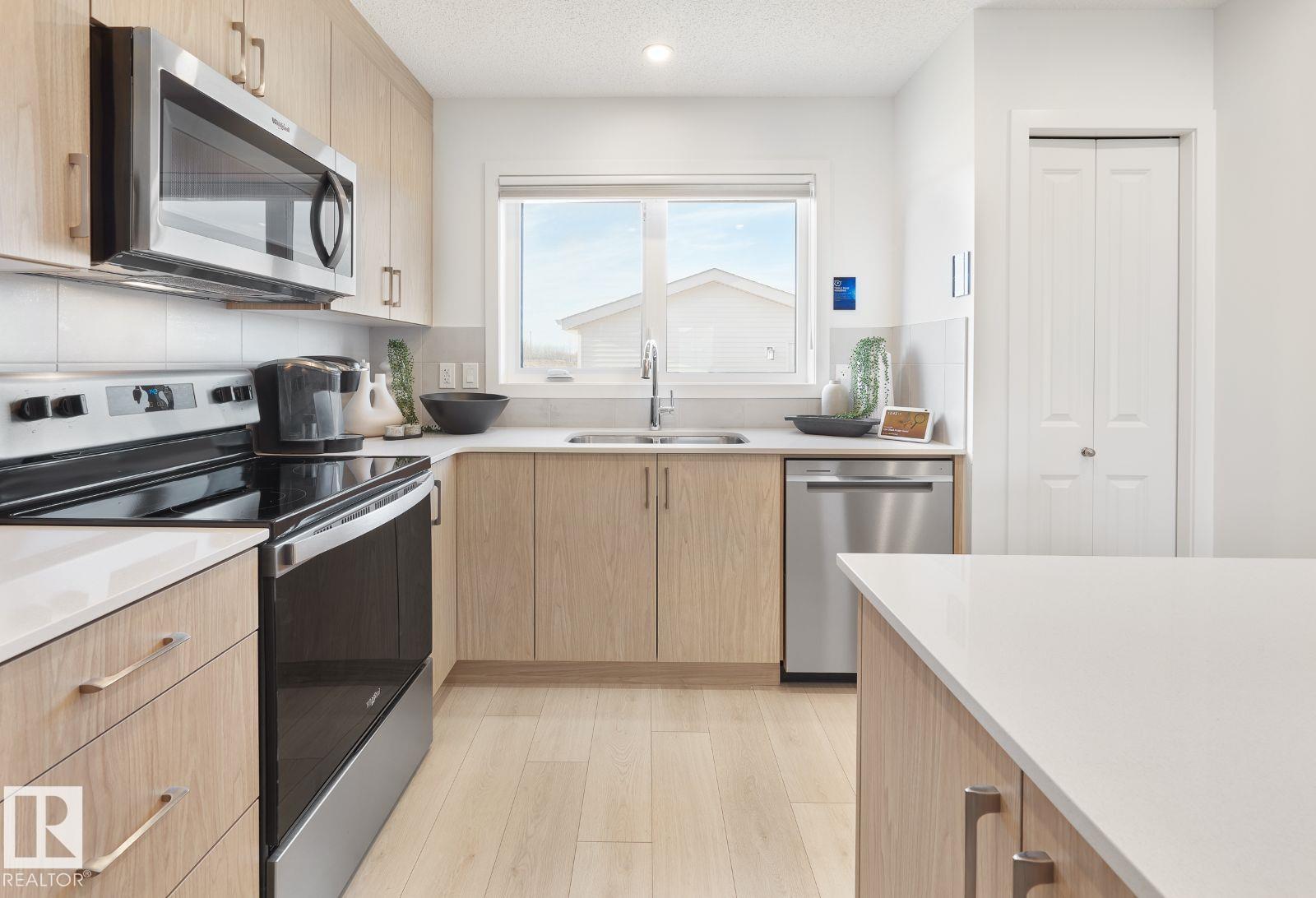 Picture for 21136 25 AV NW