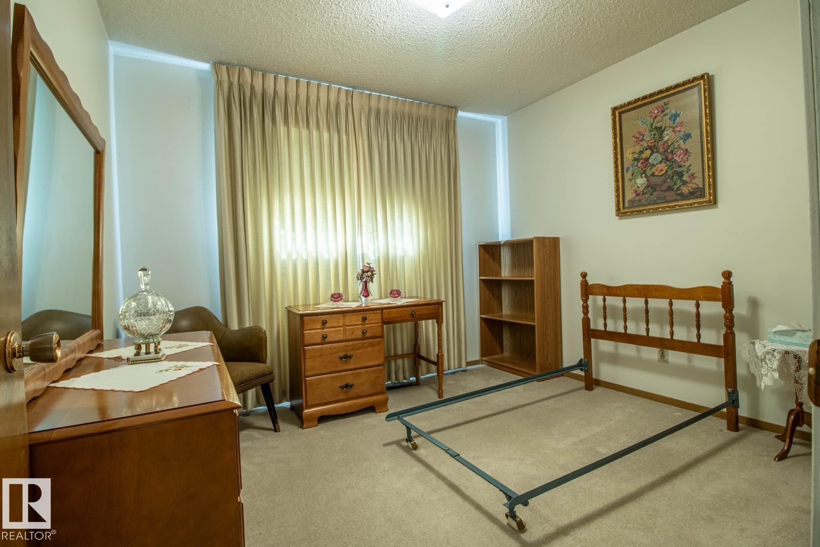 Photo 12 at 14107 58 Street NW, York, Edmonton