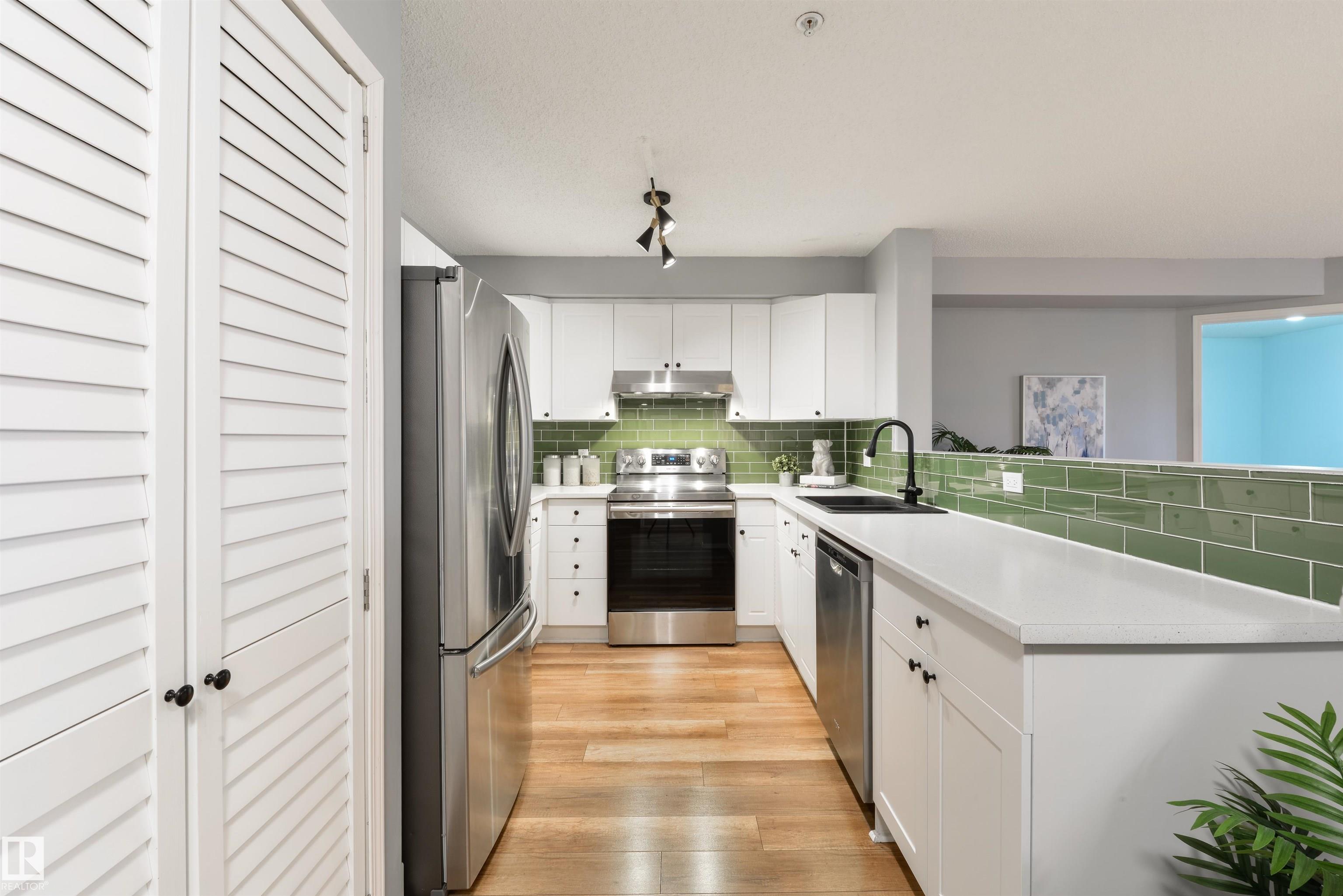 Photo 6 at 402 - 10221 111 Street NW, Downtown, Edmonton