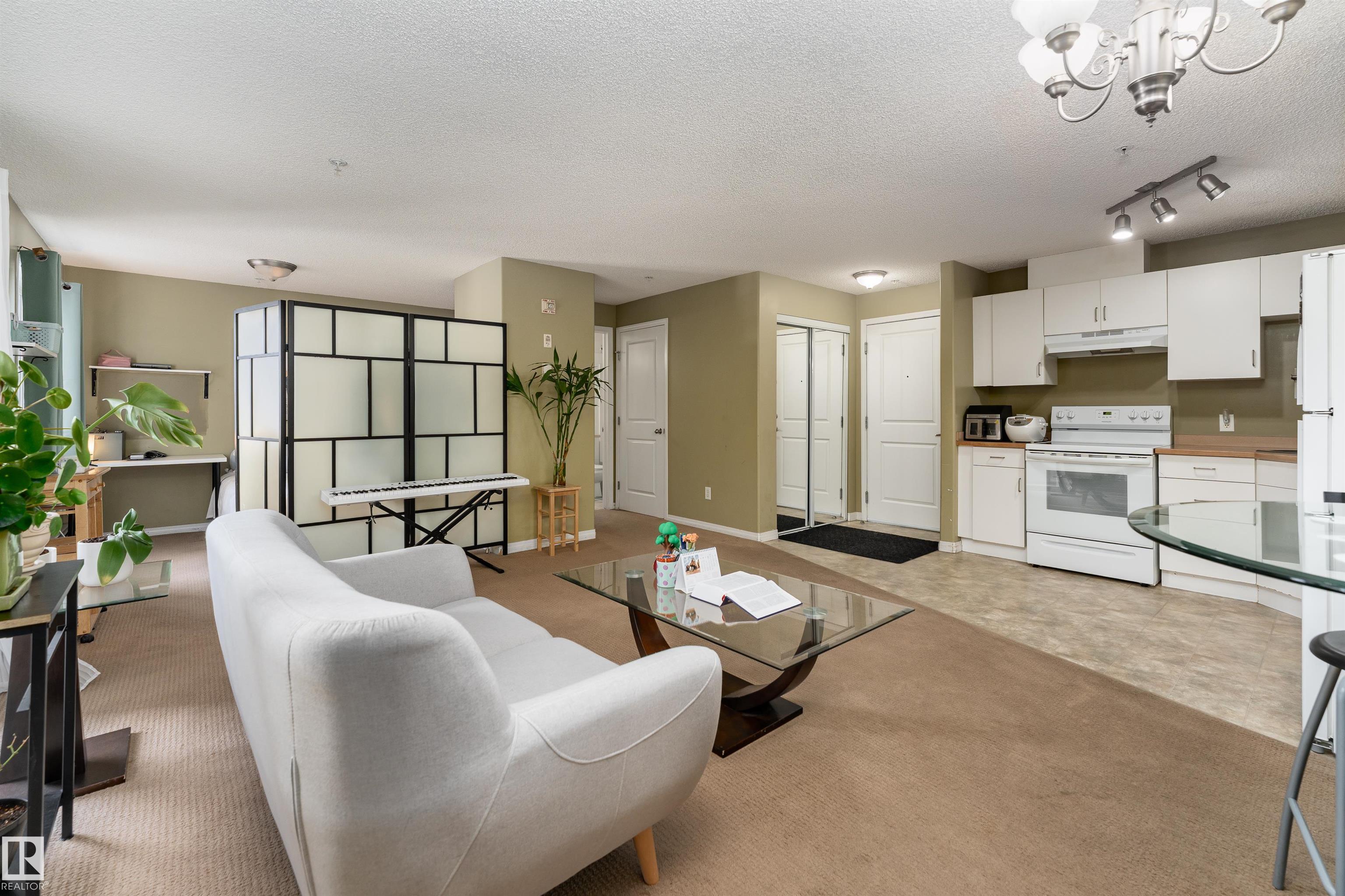 Photo 11 at 11325 83 Street NW, Parkdale, Edmonton