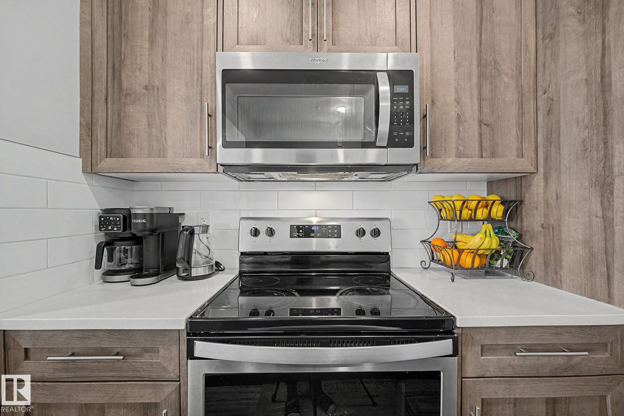 Photo 11 at 22419 80 Avenue NW, Rosenthal, Edmonton