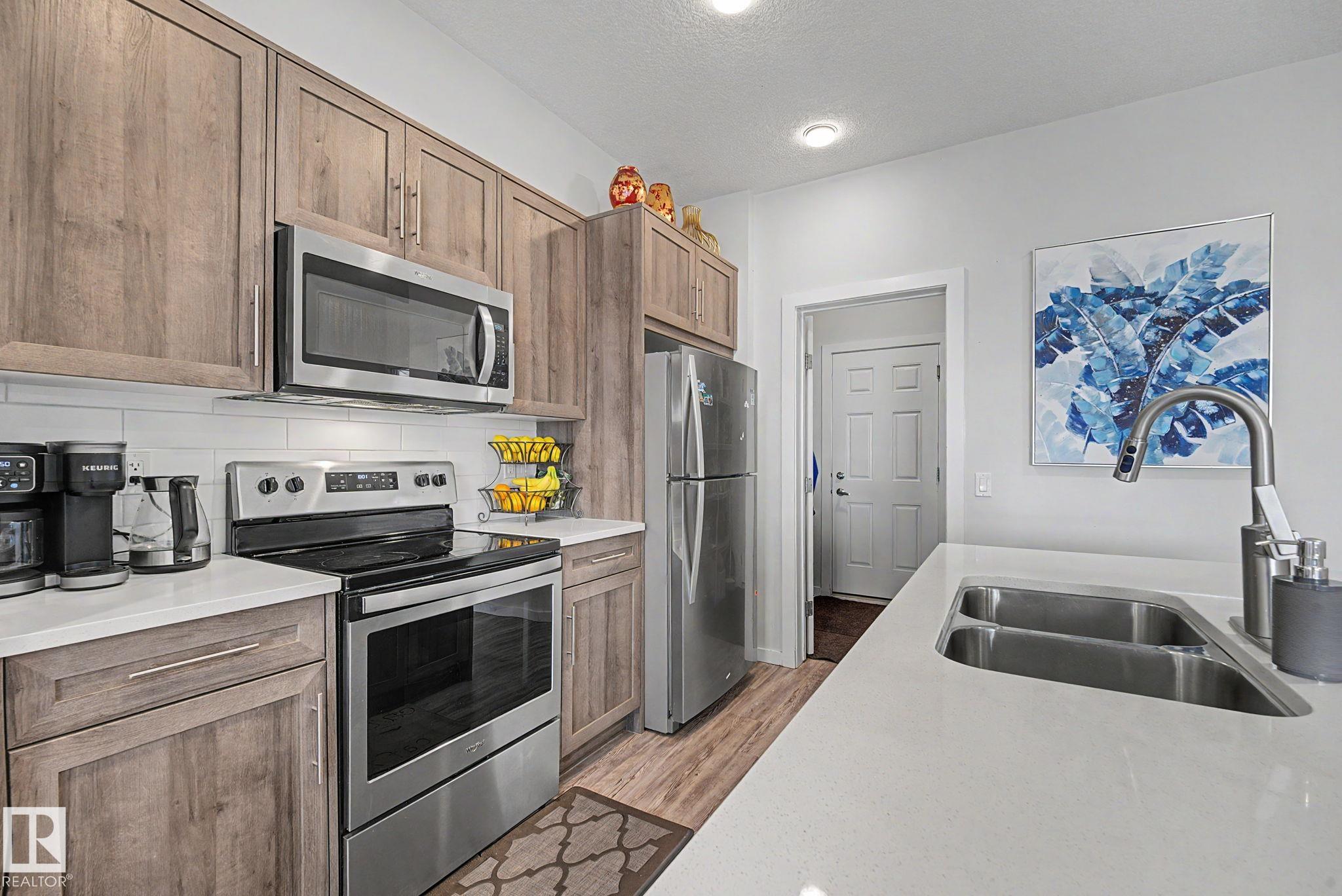 Photo 10 at 22419 80 Avenue NW, Rosenthal, Edmonton