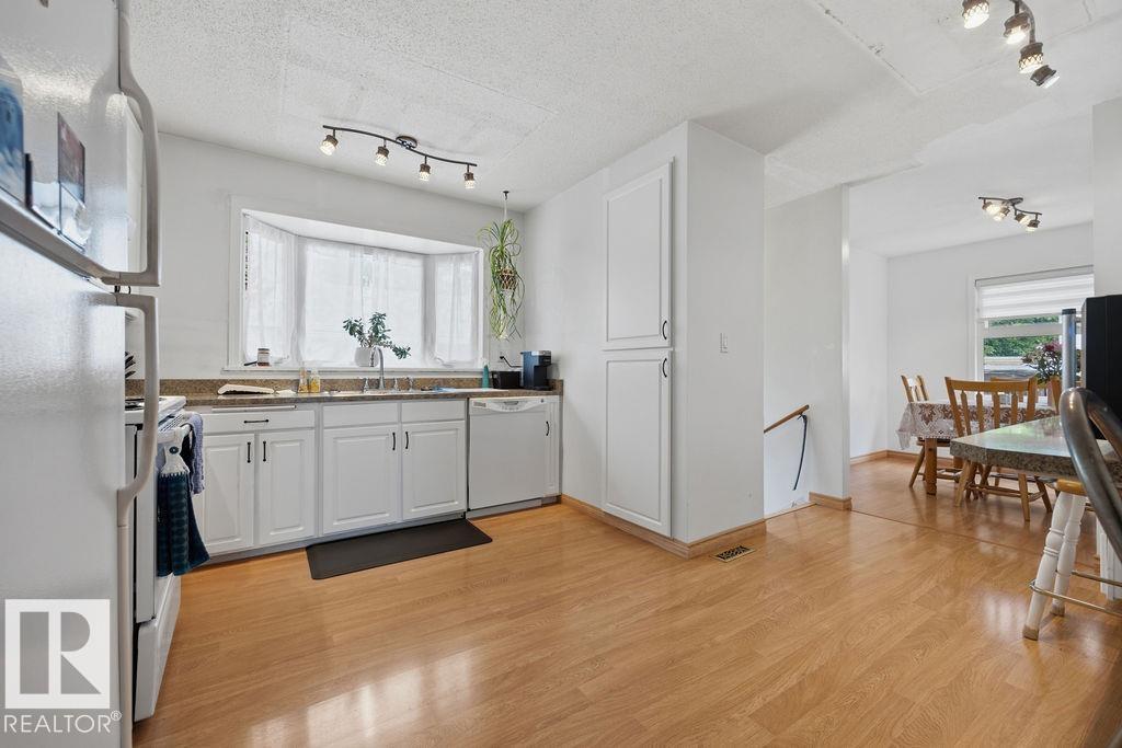 Photo 12 at 14612 117a Street NW, Caernarvon, Edmonton