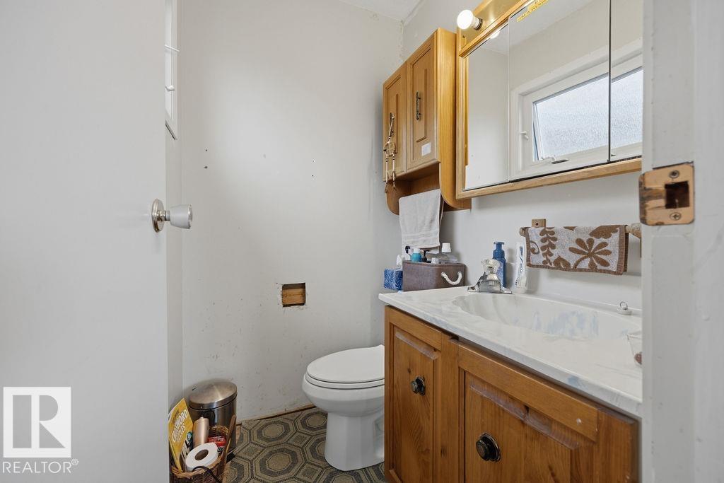Photo 20 at 14612 117a Street NW, Caernarvon, Edmonton