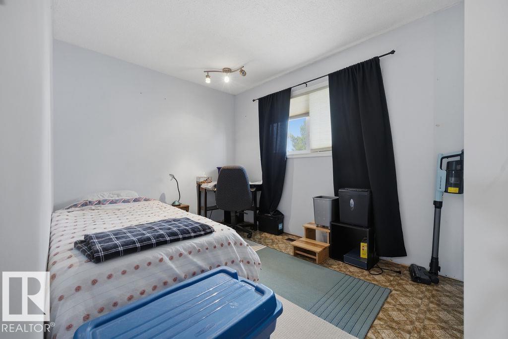 Photo 22 at 14612 117a Street NW, Caernarvon, Edmonton