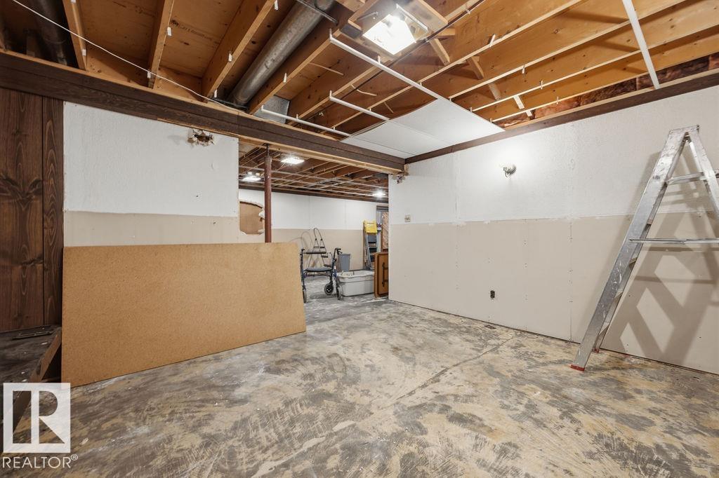 Photo 38 at 14612 117a Street NW, Caernarvon, Edmonton