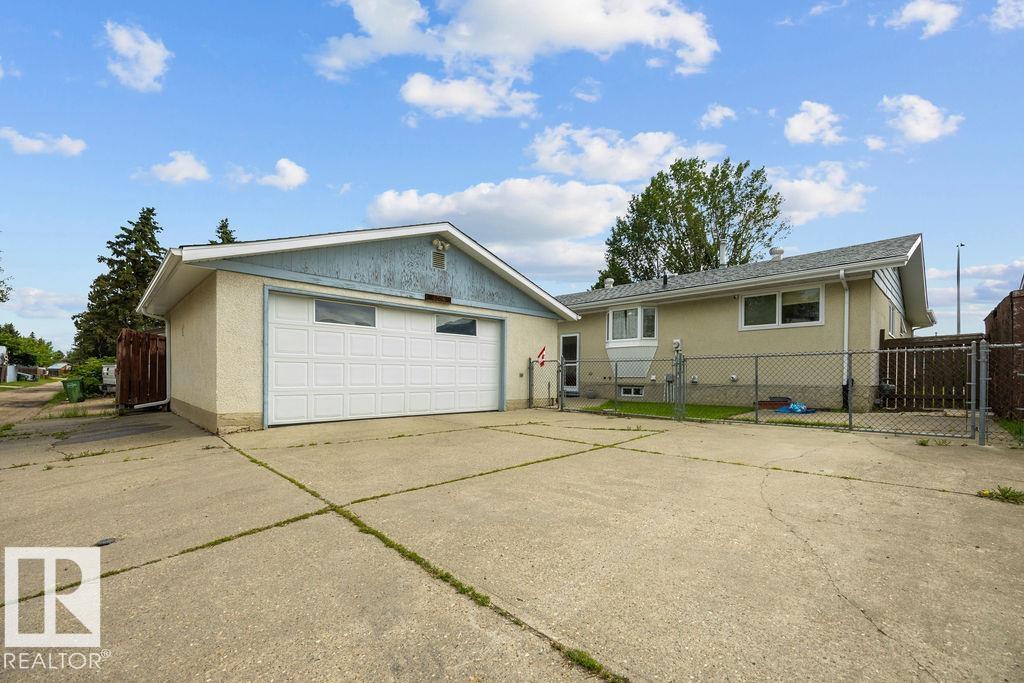 Photo 44 at 14612 117a Street NW, Caernarvon, Edmonton