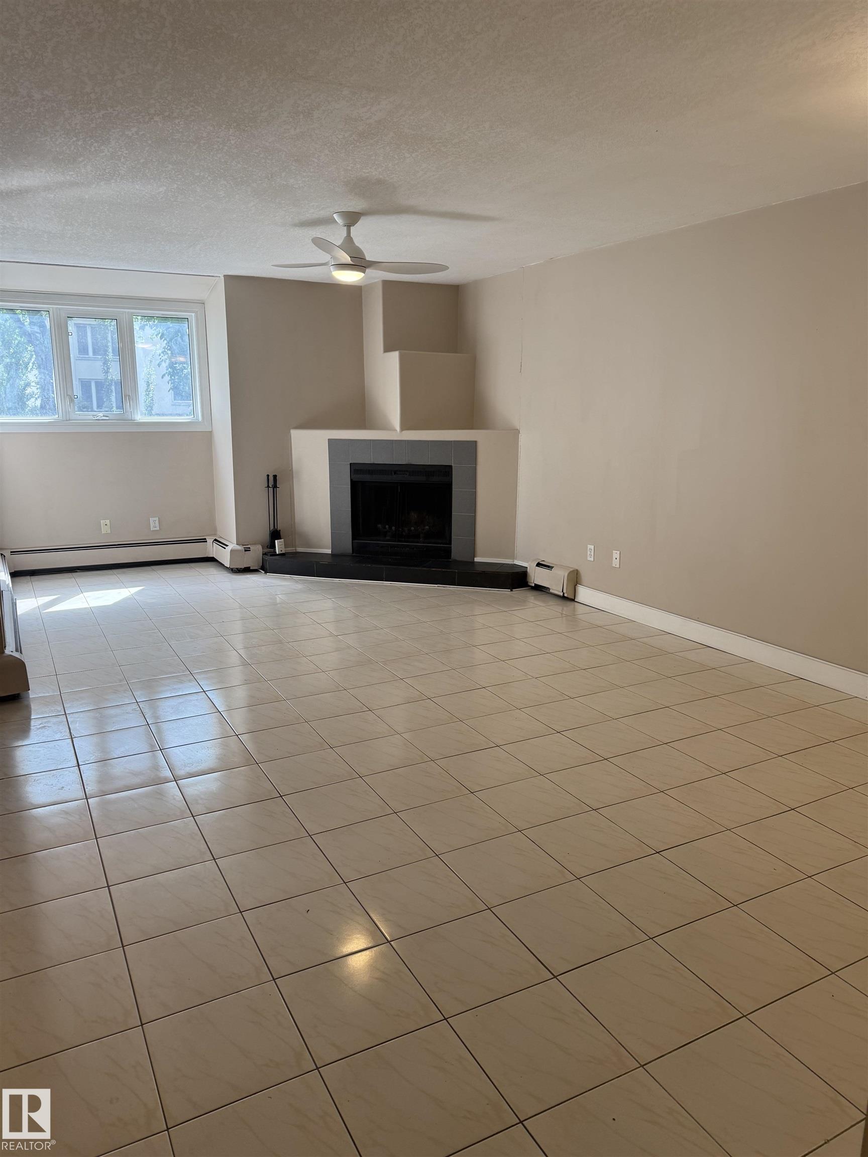101 - 10138 116 Street NW, Wîhkwêntôwin, Edmonton