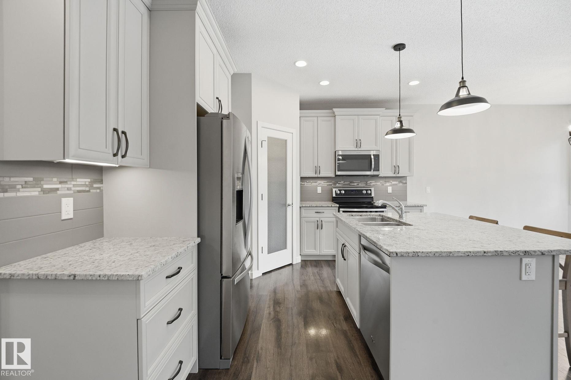 Photo 9 at 33 Riviere Terrace, Riverside, St. Albert